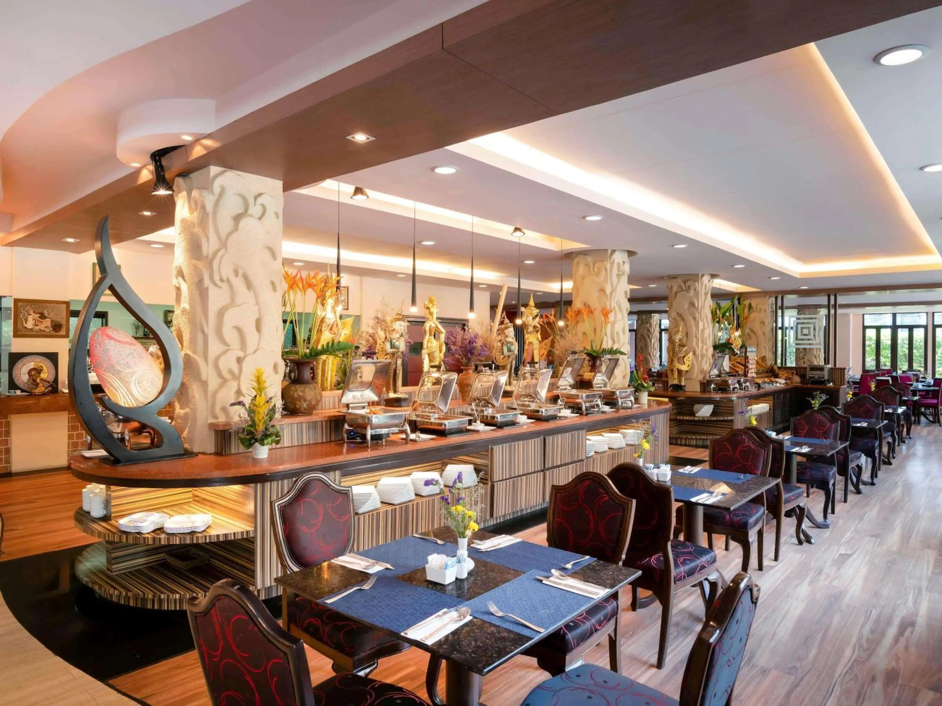 Restaurant/places to eat in Novotel Phuket Vintage Park Resort