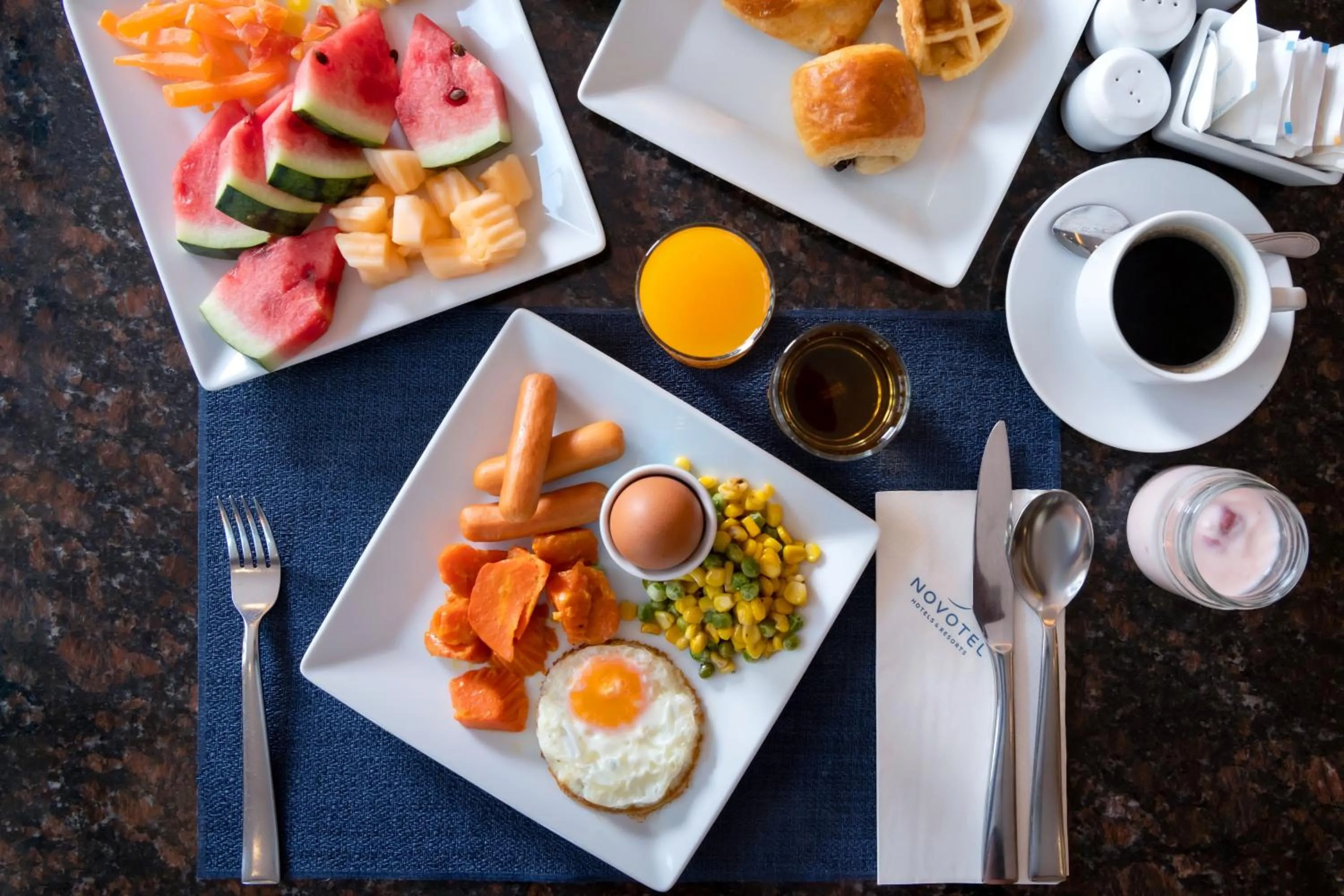 Food and drinks in Novotel Phuket Vintage Park Resort