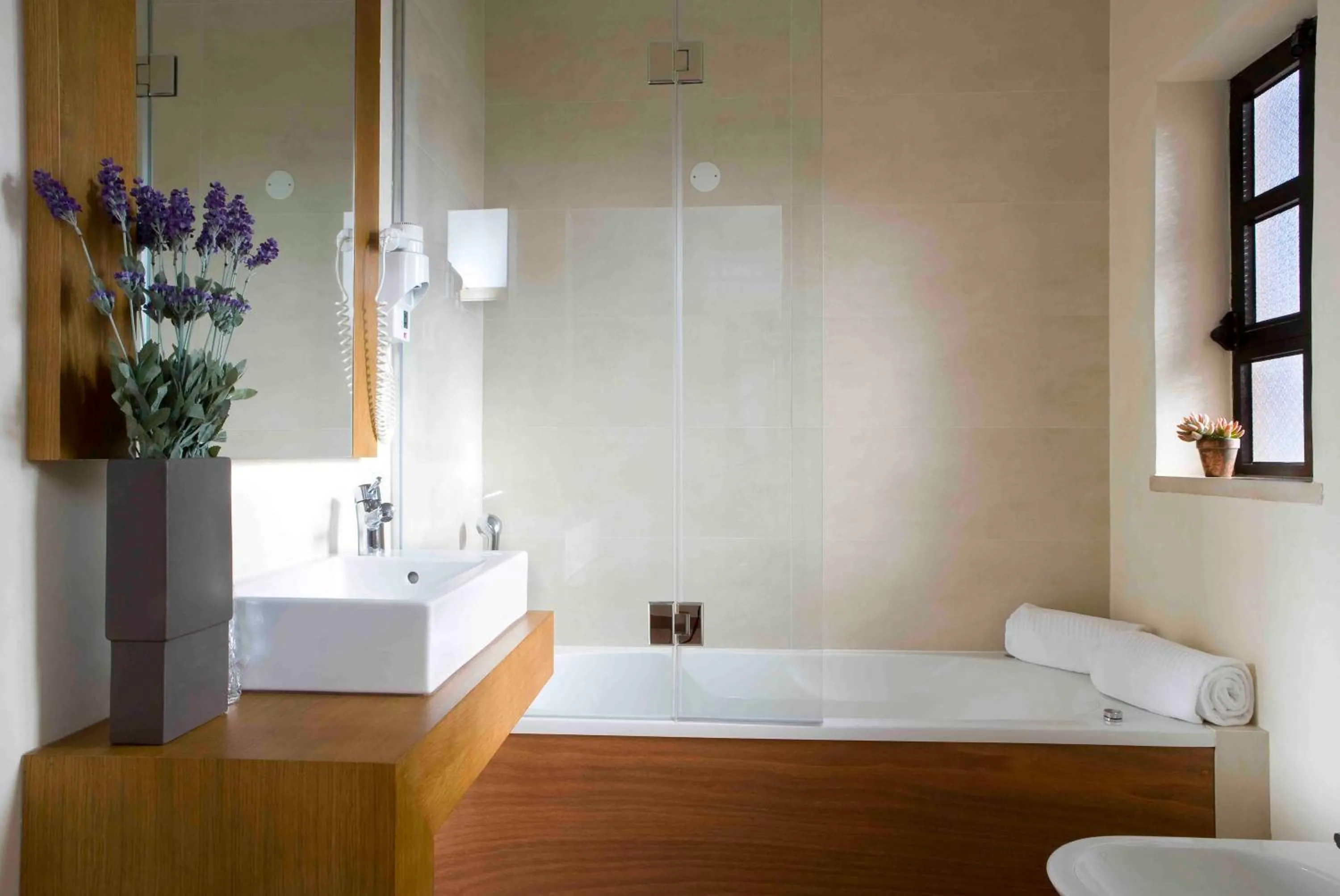 Toilet in Hotel Parque das Laranjeiras