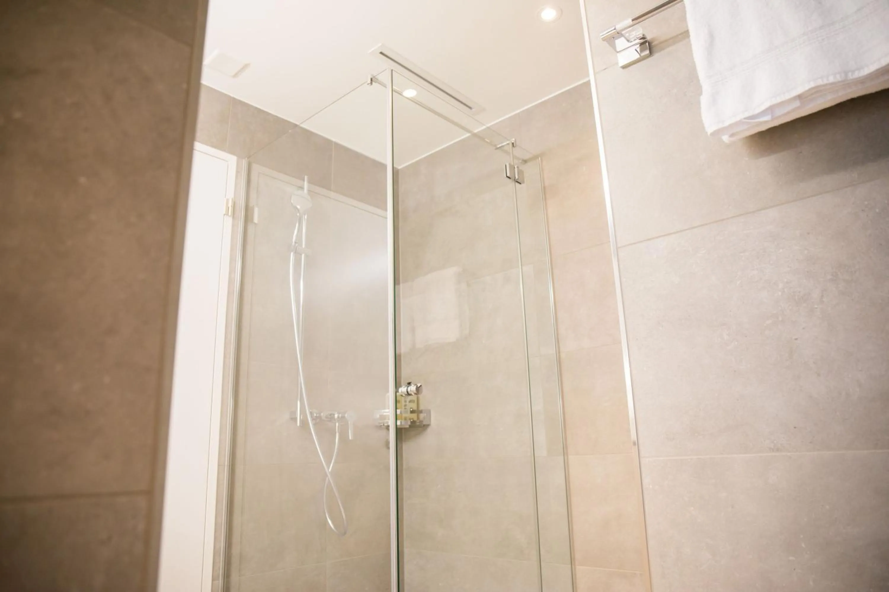 Bathroom in Gubelhof Suites