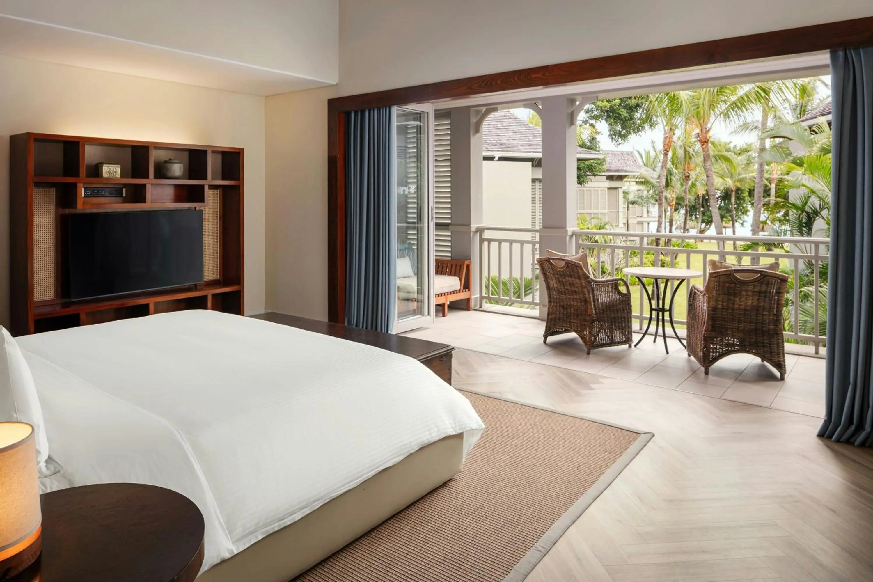 Photo of the whole room, Bed in The St. Regis Le Morne Resort, Mauritius