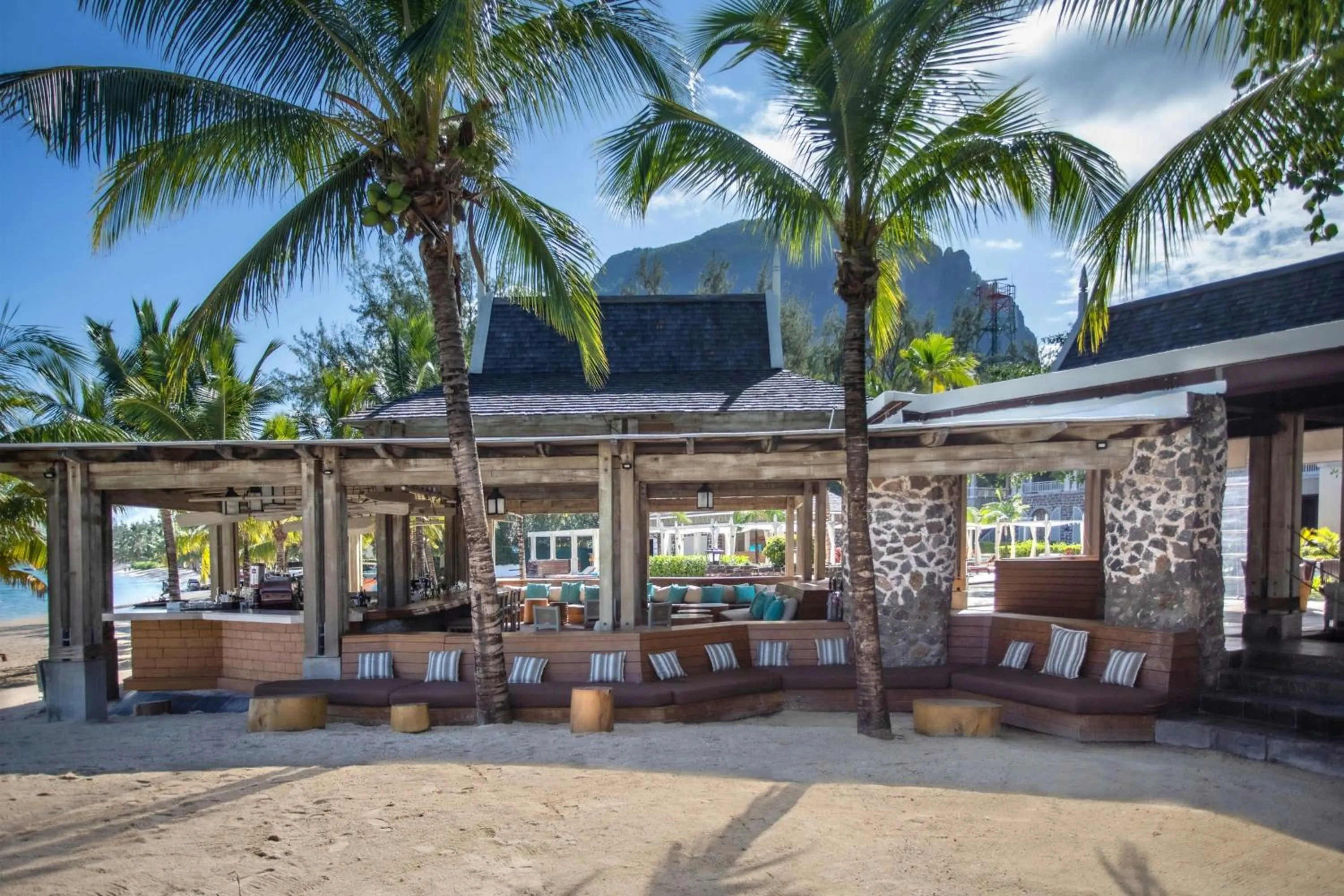 Lounge or bar in The St. Regis Le Morne Resort, Mauritius