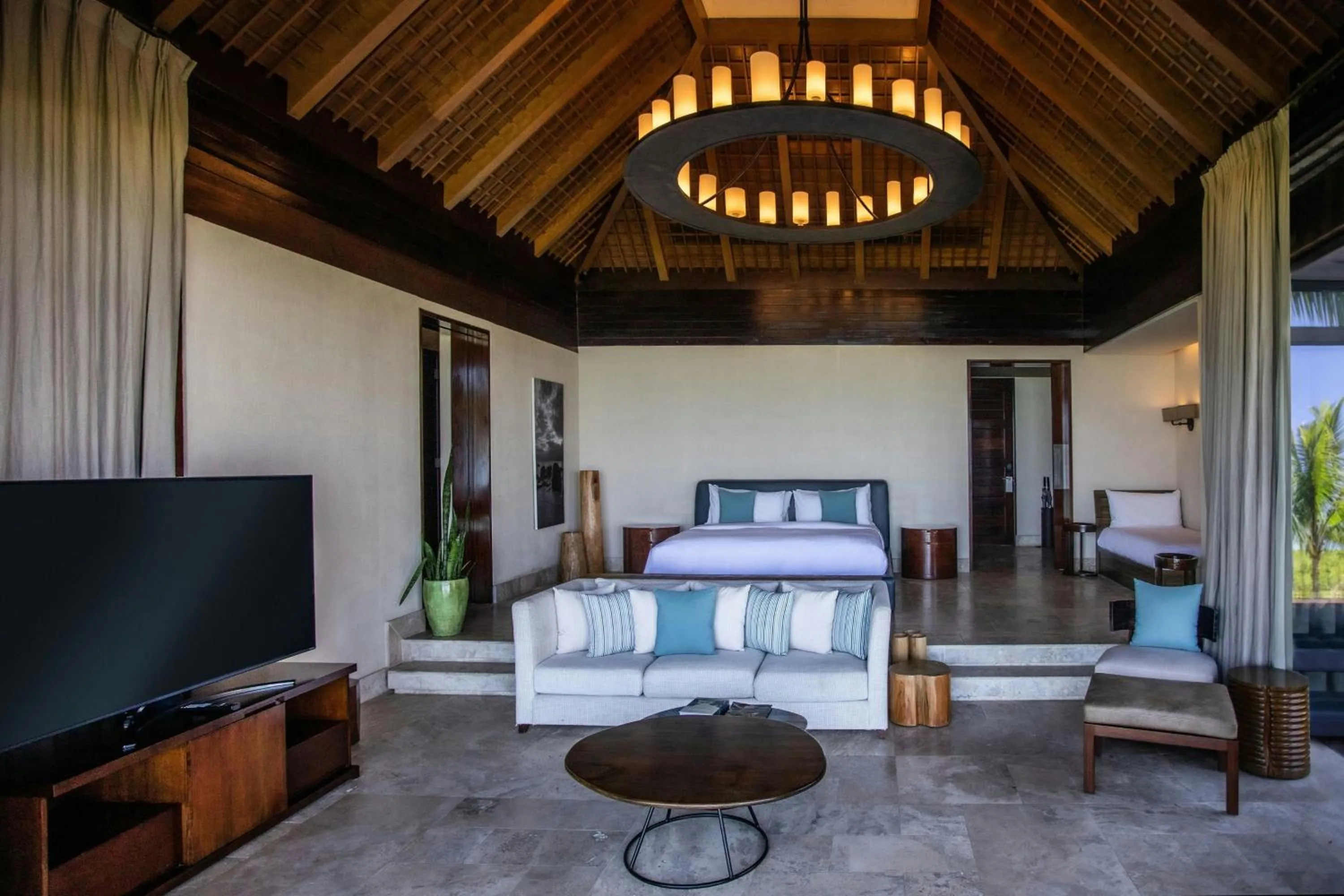Bedroom, Bed in The St. Regis Le Morne Resort, Mauritius