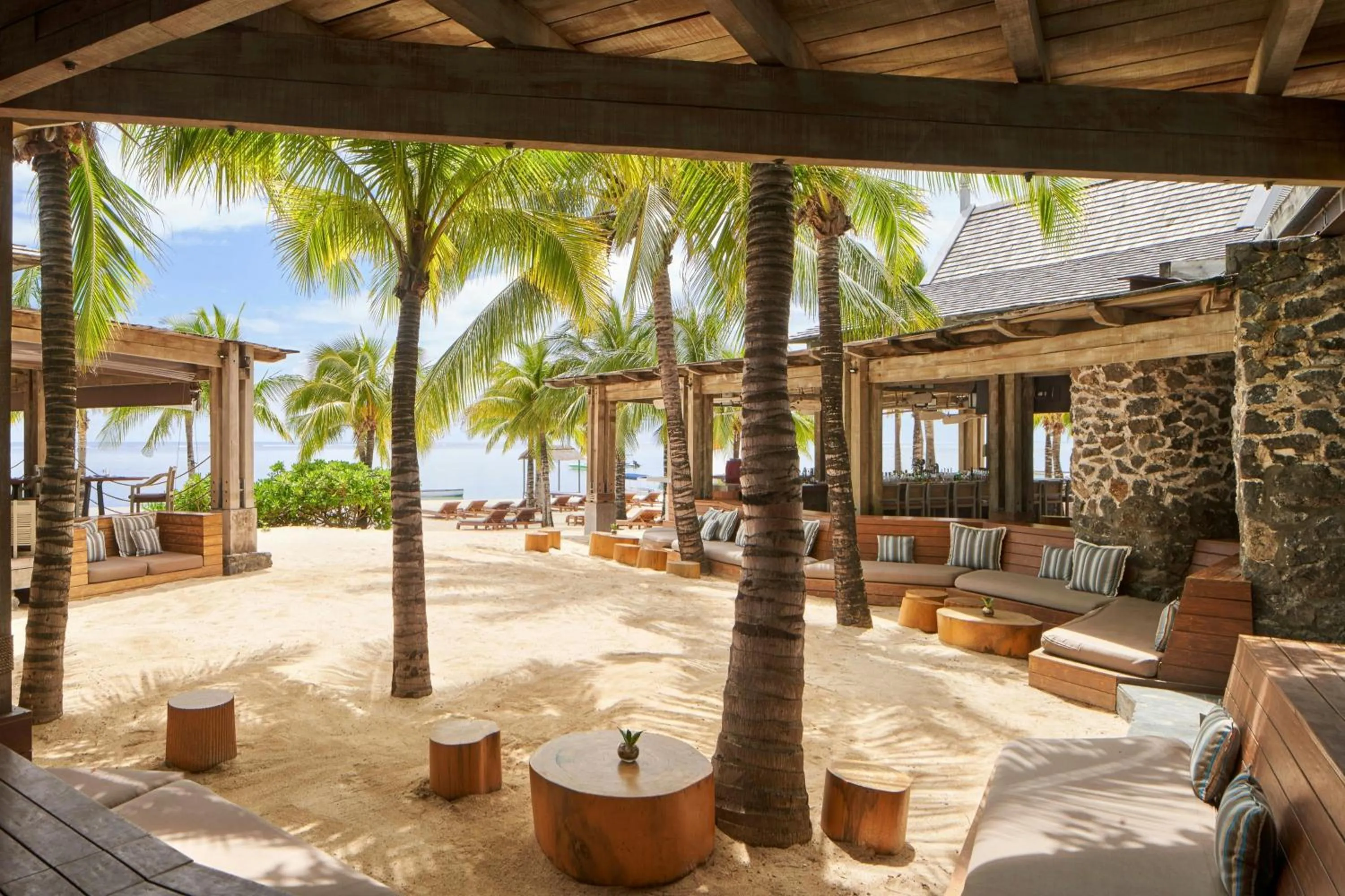 Lounge or bar in The St. Regis Le Morne Resort, Mauritius