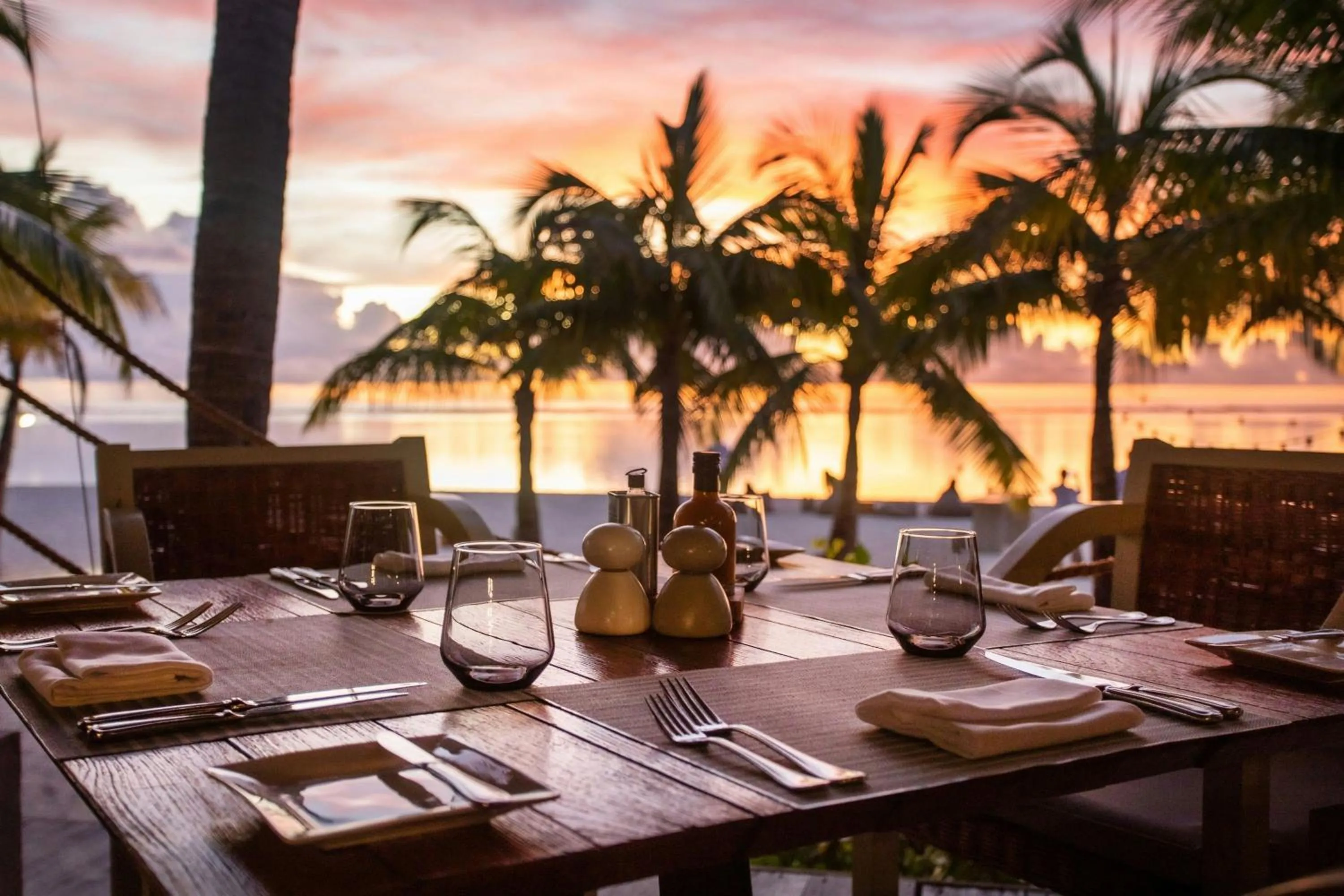 Lounge or bar in The St. Regis Le Morne Resort, Mauritius