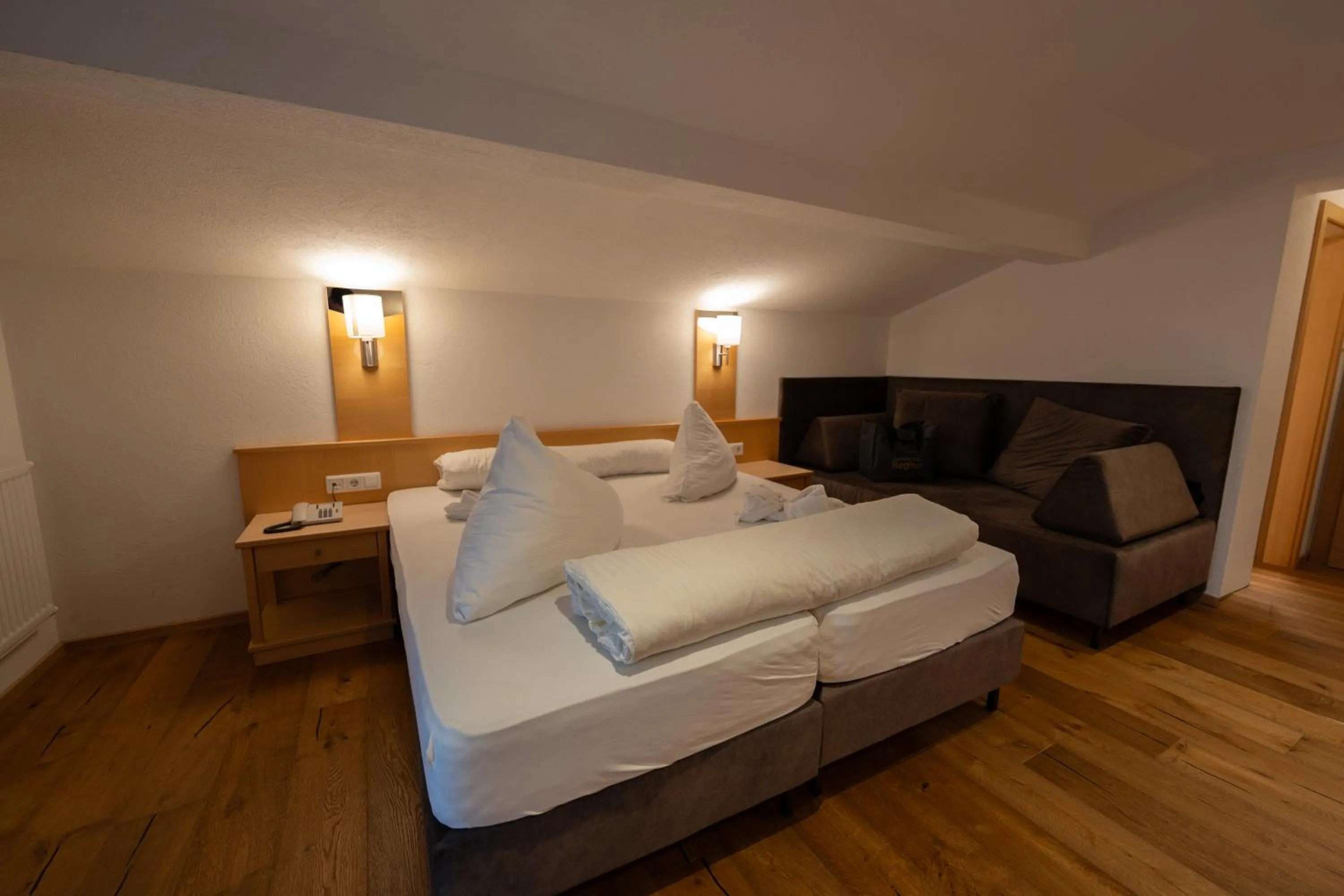 Photo of the whole room, Bed in Alpenhotel Regina