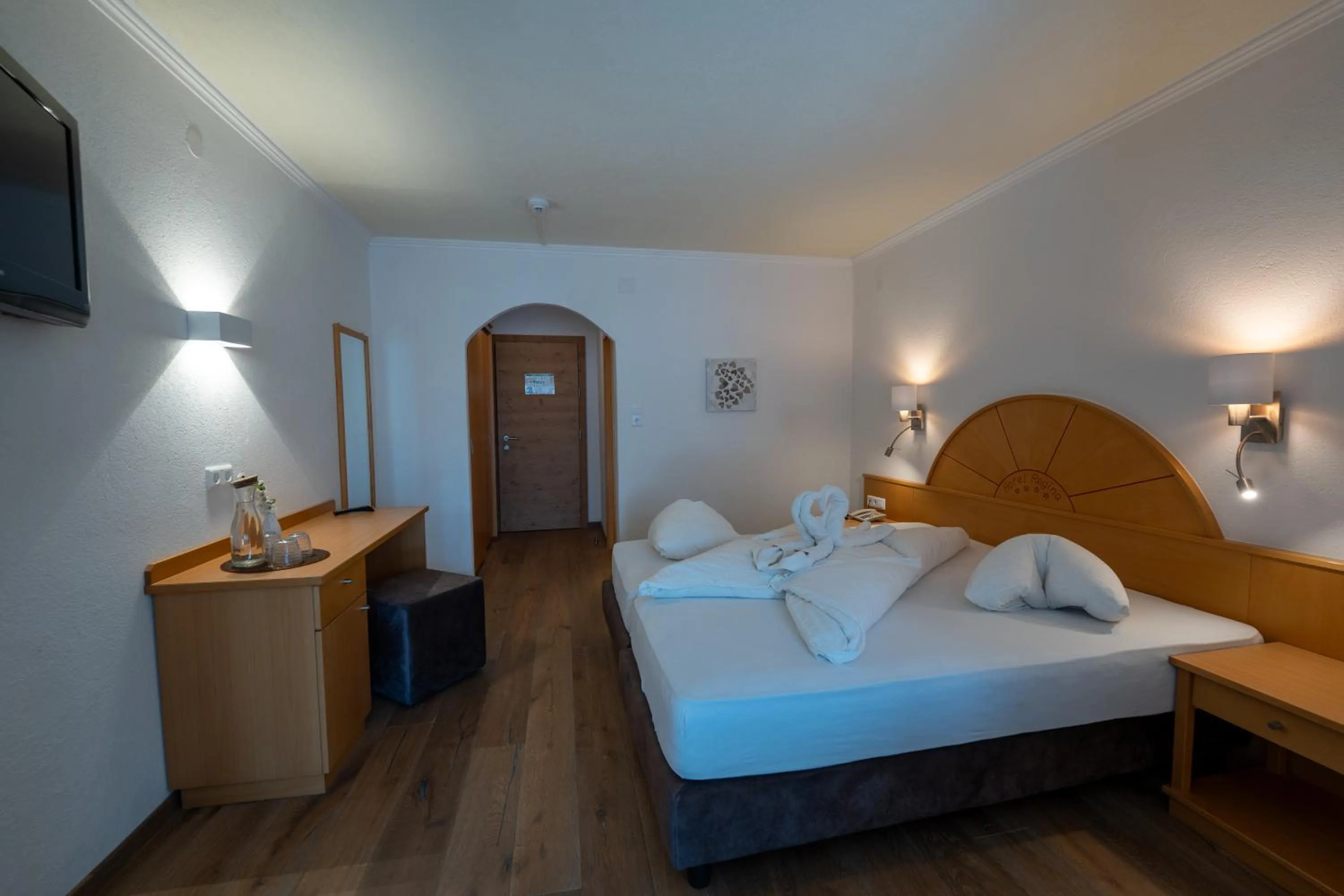 Photo of the whole room, Bed in Alpenhotel Regina