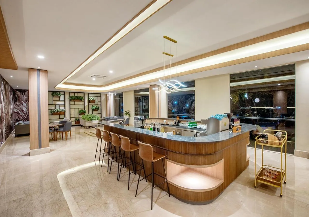 Lounge or bar in Oakwood Hotel & Apartments Taman Mini Jakarta
