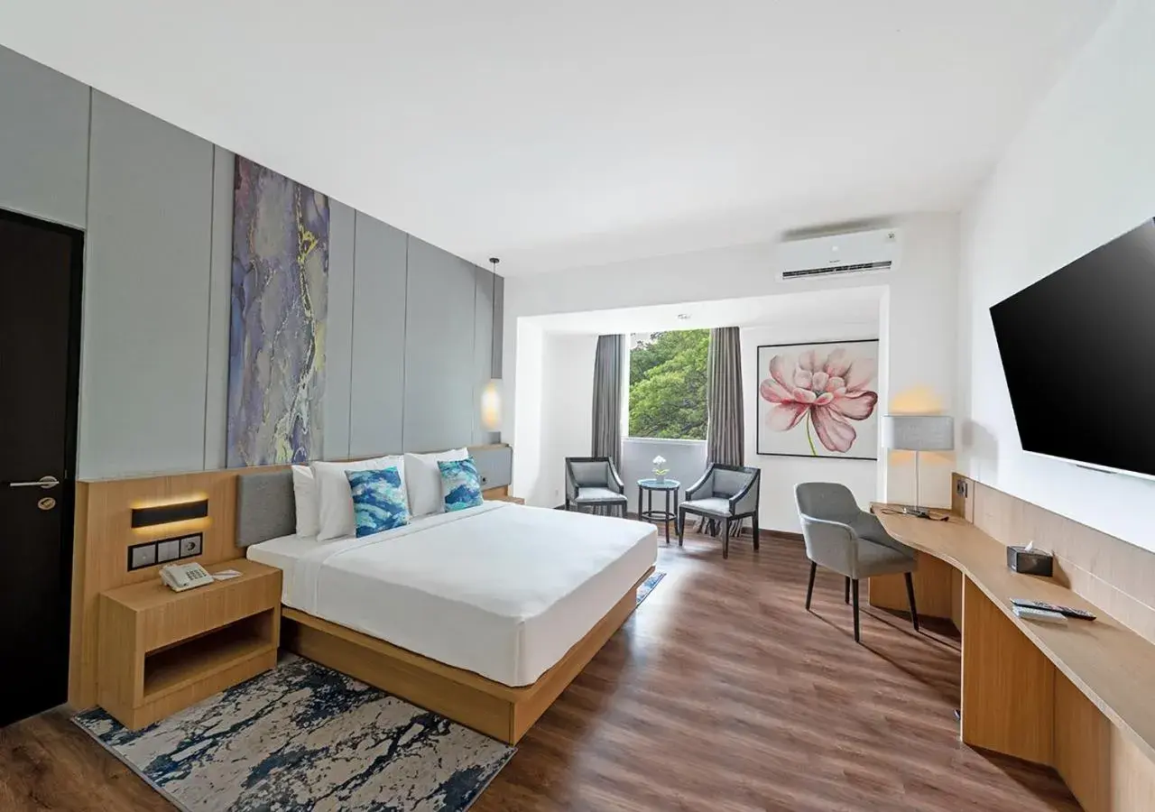 Deluxe King Room in Oakwood Hotel & Apartments Taman Mini Jakarta Deluxe King Room in Oakwood Hotel & Apartments Taman Mini Jakarta