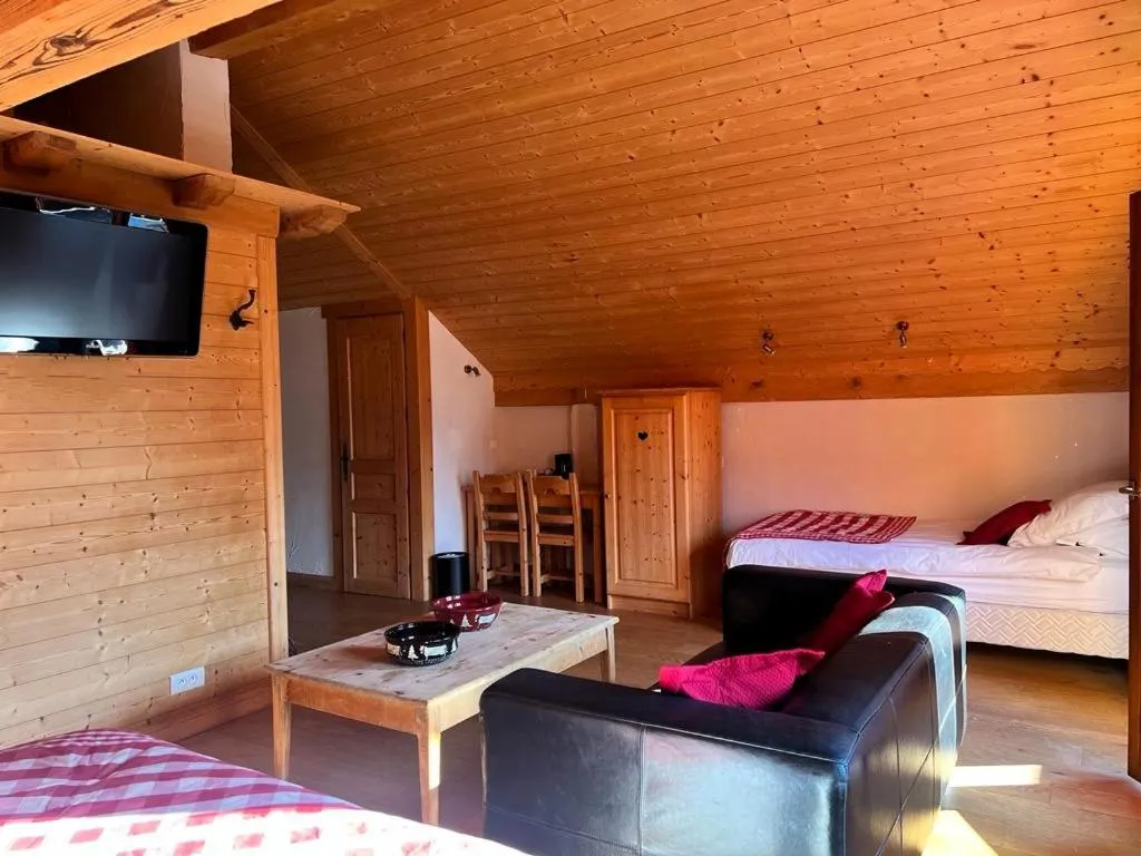 Bedroom, Bed in Fleur des Neiges