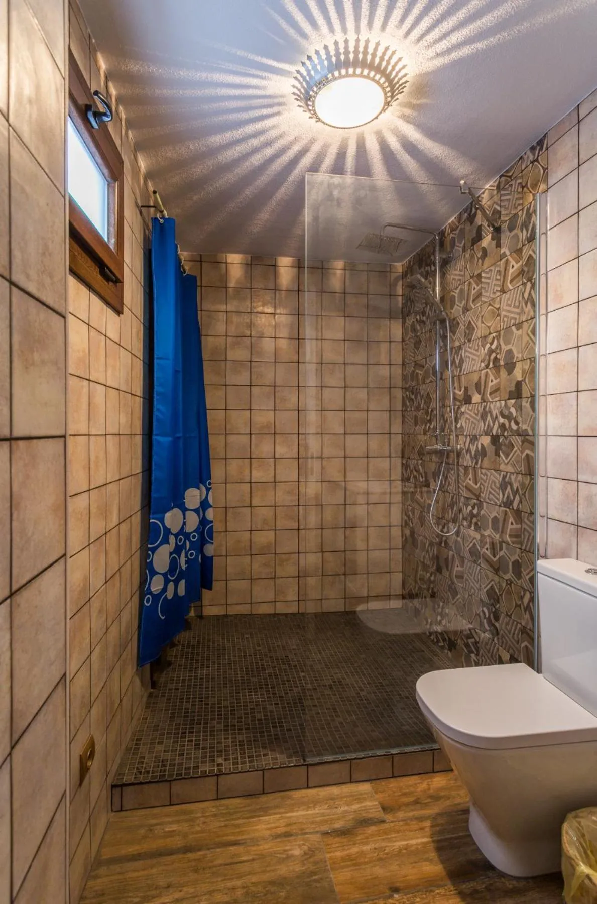 Triple Room with Private Bathroom in La posada del Cani