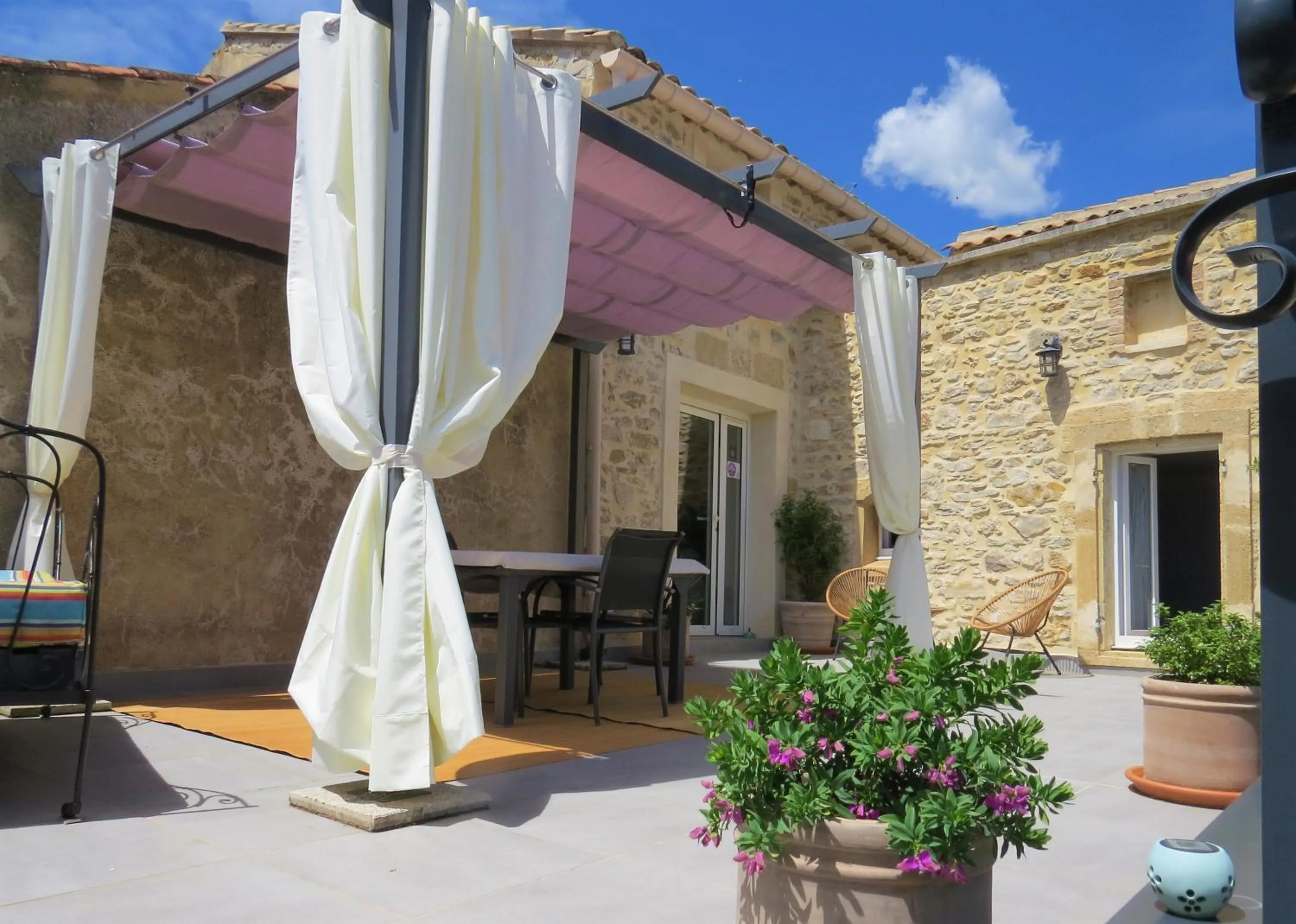 Patio in Maison d'hôtes La Bignone