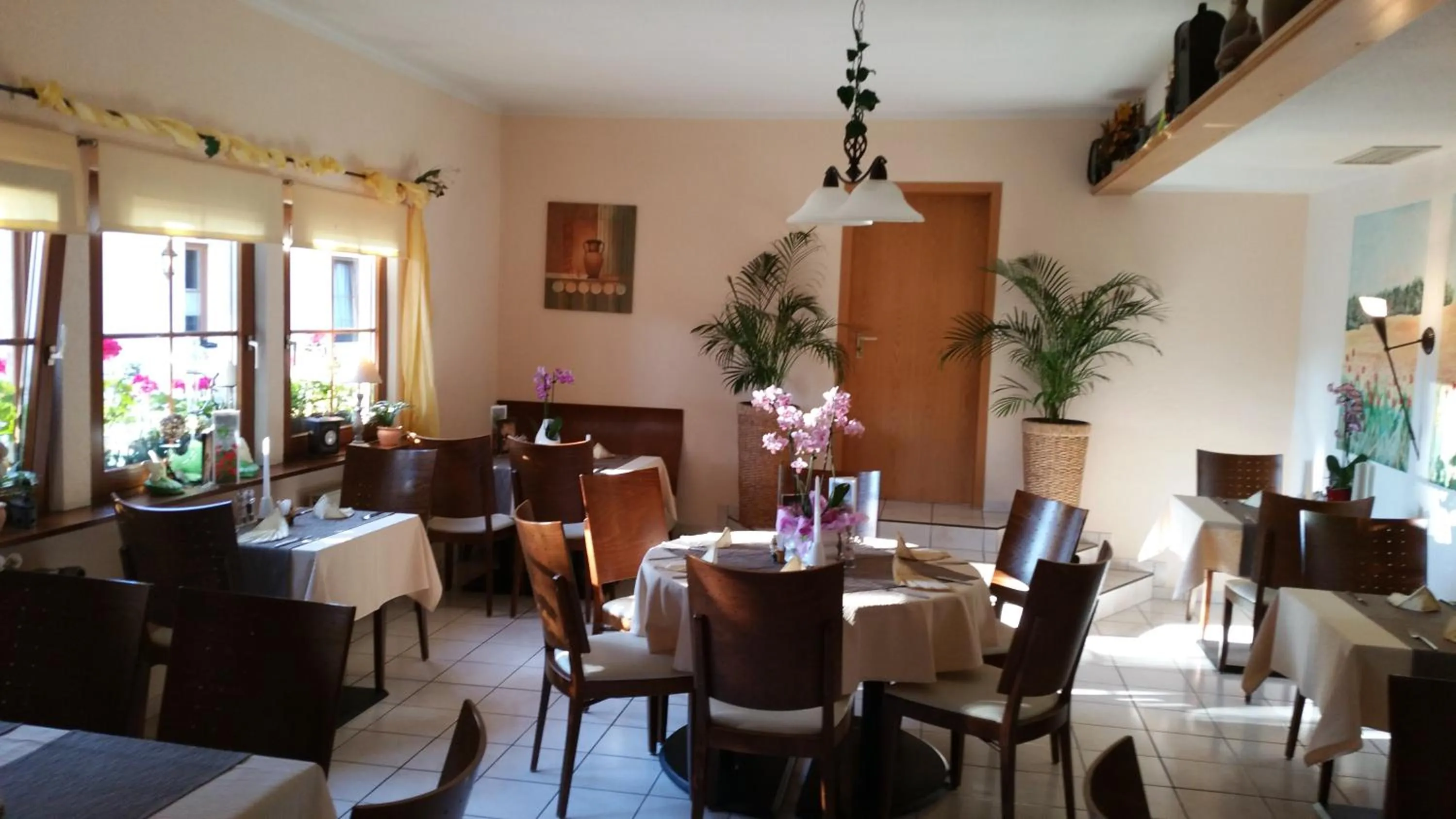 Restaurant/places to eat in Hotel Birkenhof Garni