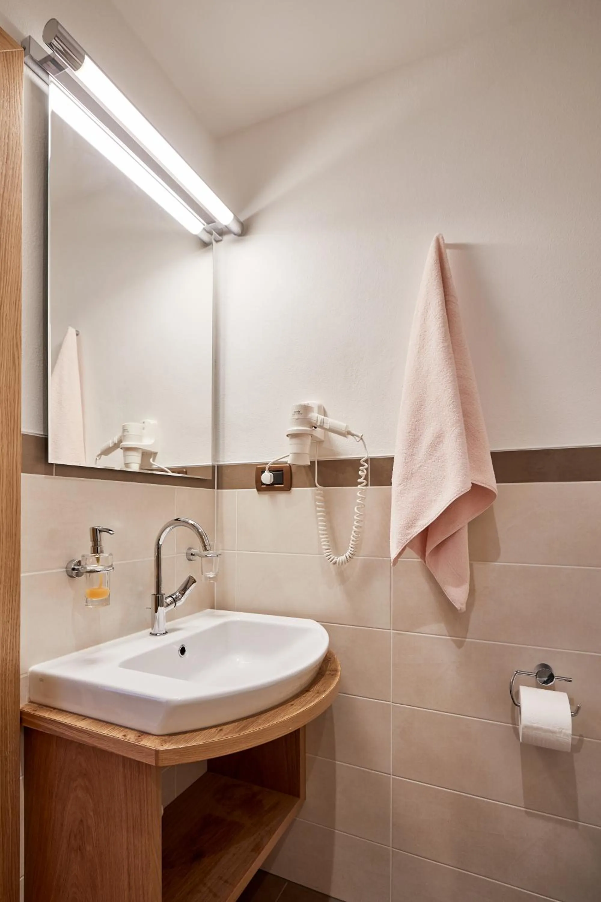 Decorative detail in Hotel Garni Savoy - new opening