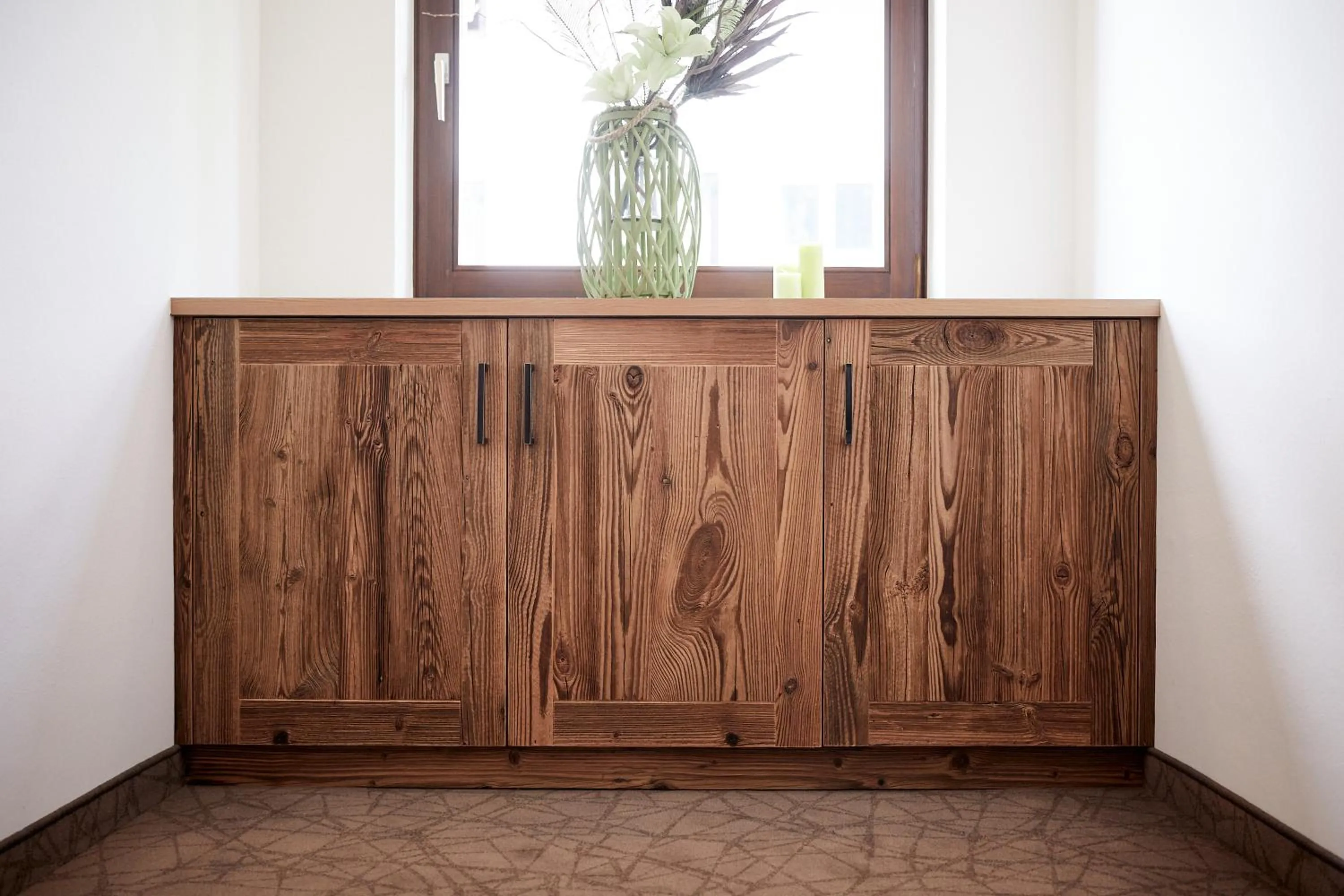 Decorative detail in Hotel Garni Savoy - new opening