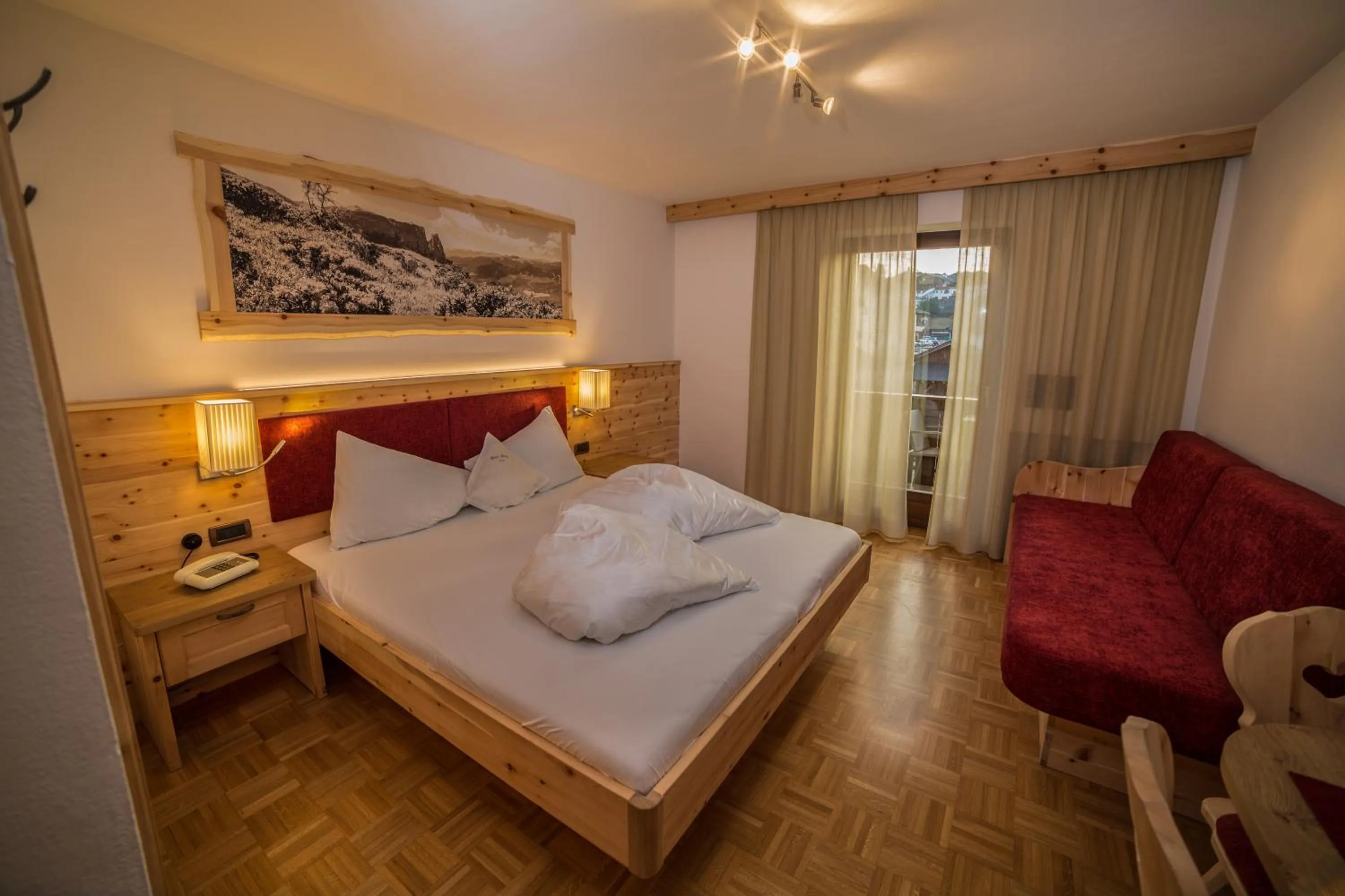 Bedroom, Bed in Hotel Garni Savoy - new opening