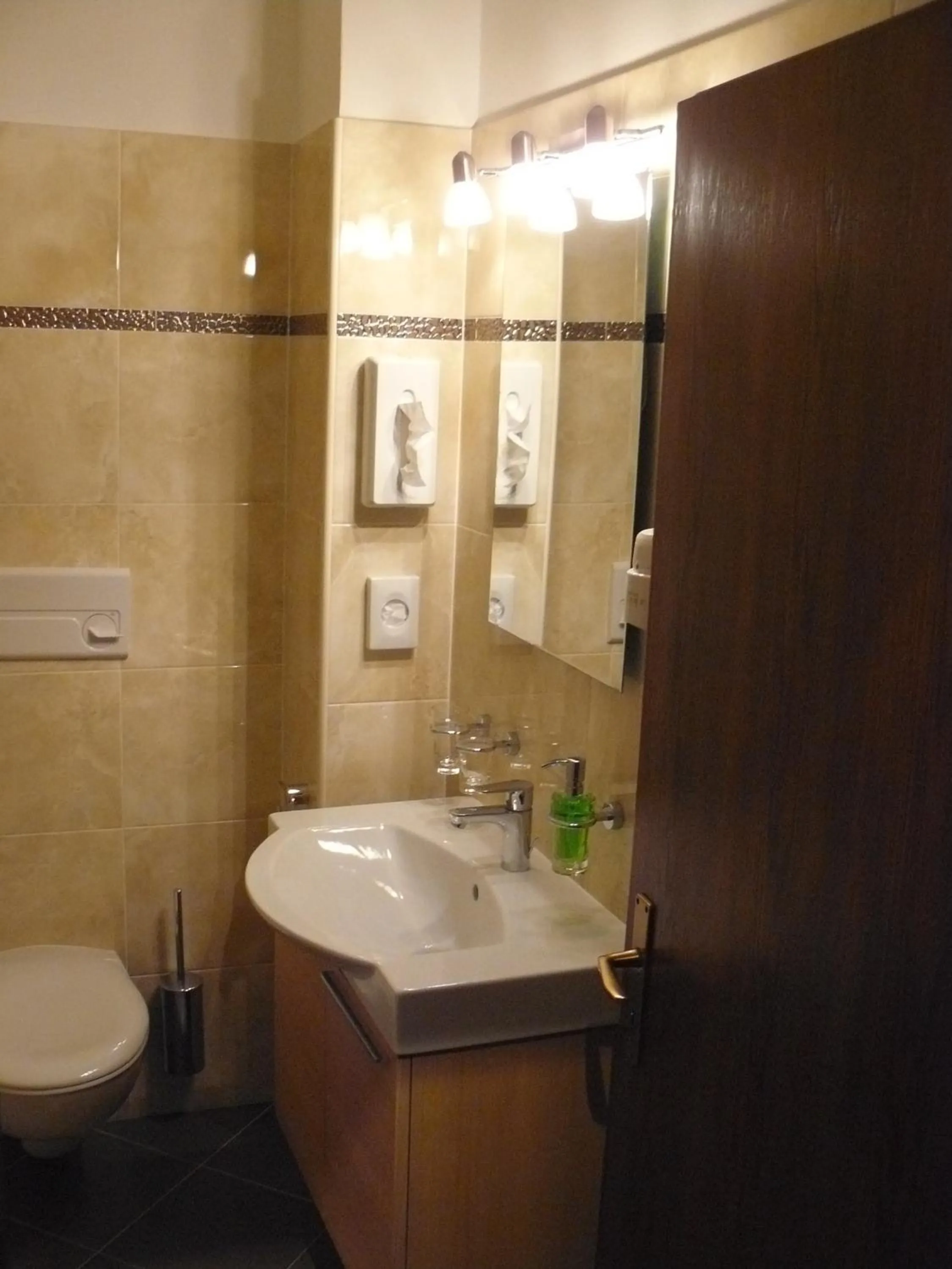 Decorative detail in Hotel Garni Savoy - new opening