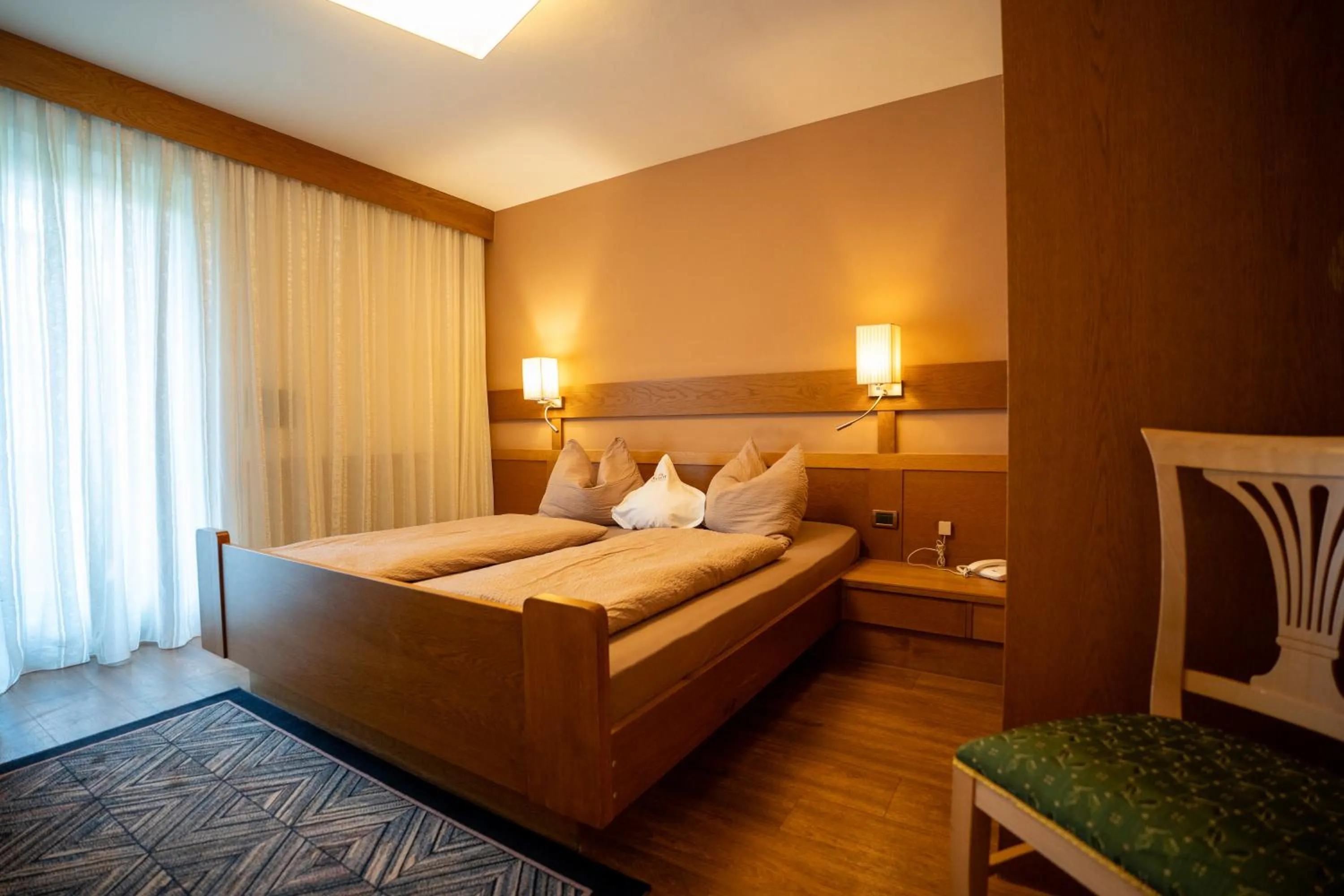 Bedroom, Bed in Hotel Garni Savoy - new opening