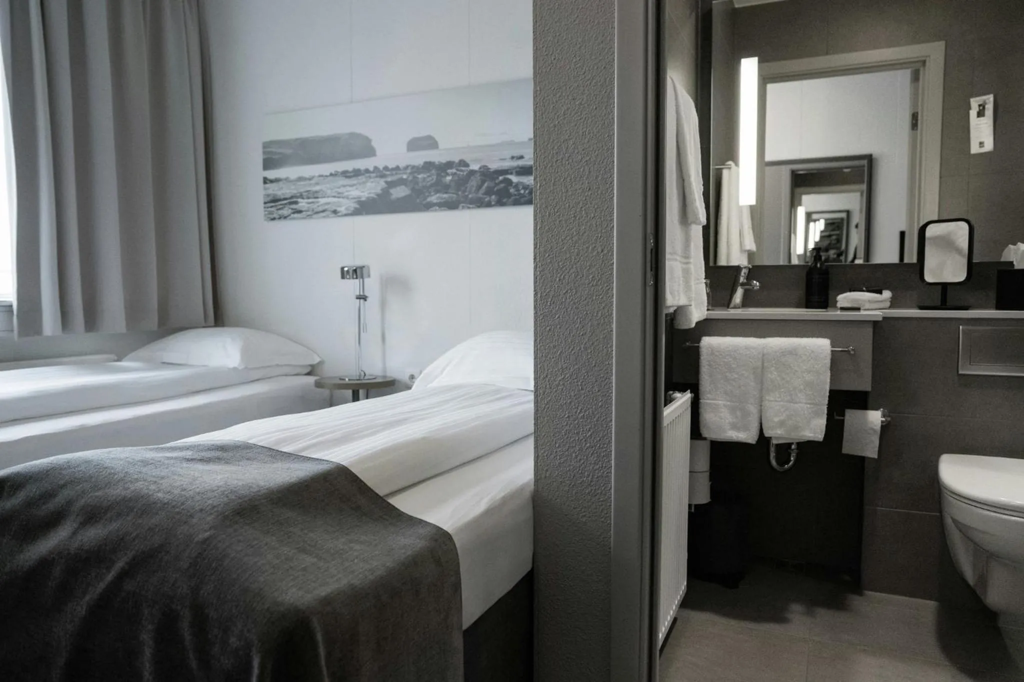 Bedroom, Bed in Hotel Vestmannaeyjar