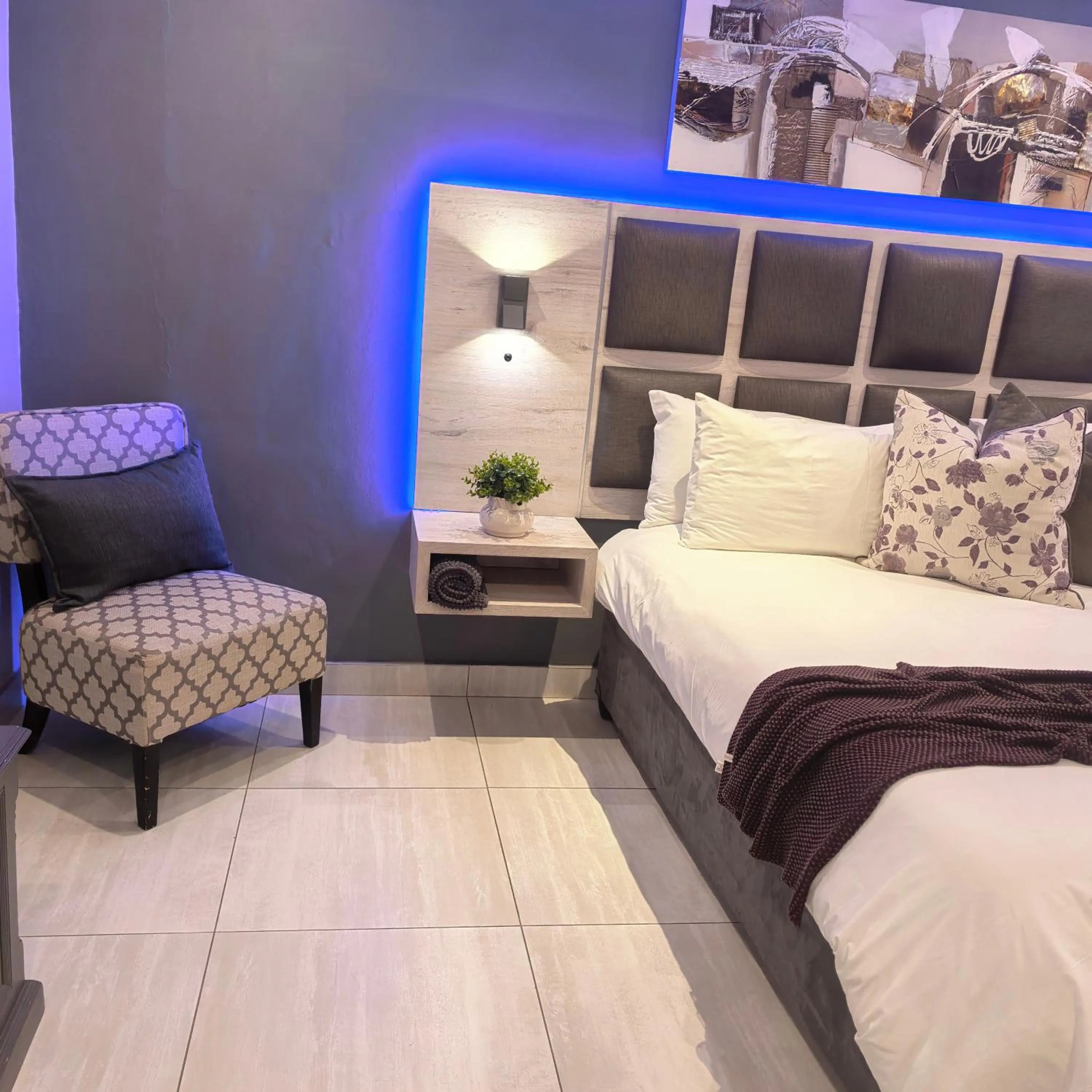 Bed in Cascades Guest Lodge