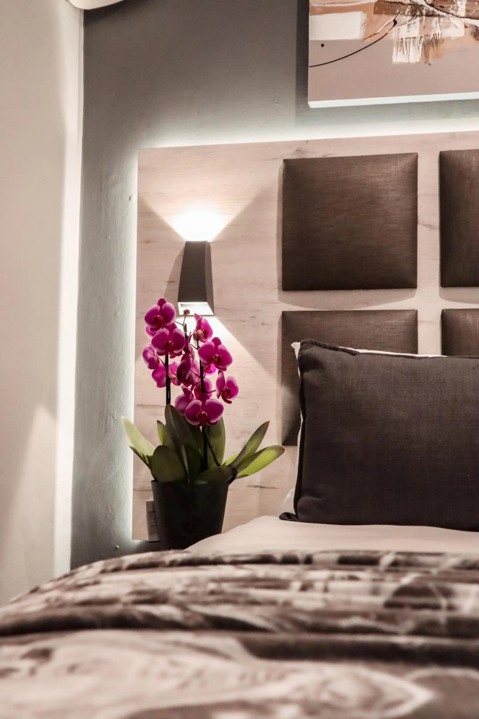 Bed in Cascades Guest Lodge