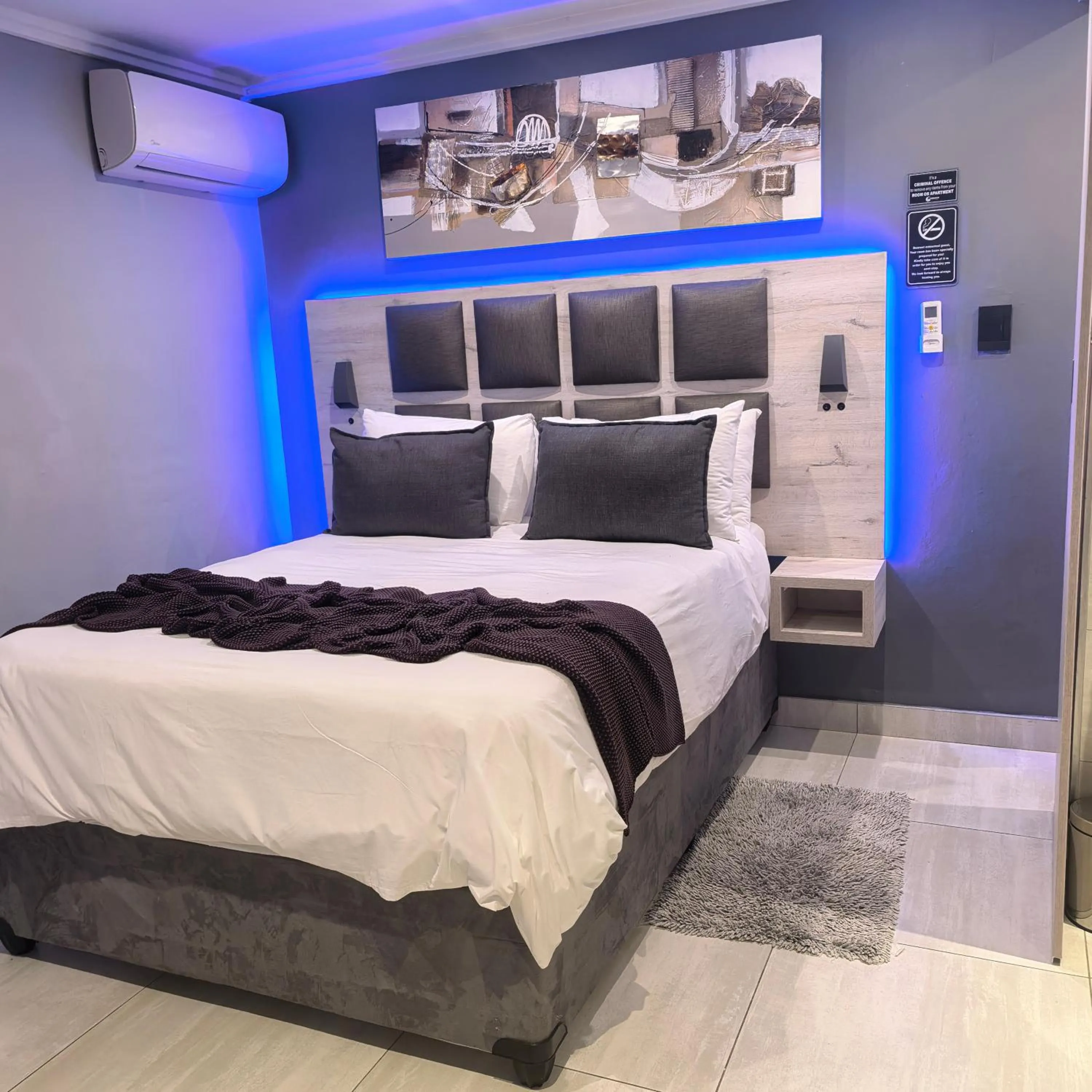 Bed in Cascades Guest Lodge