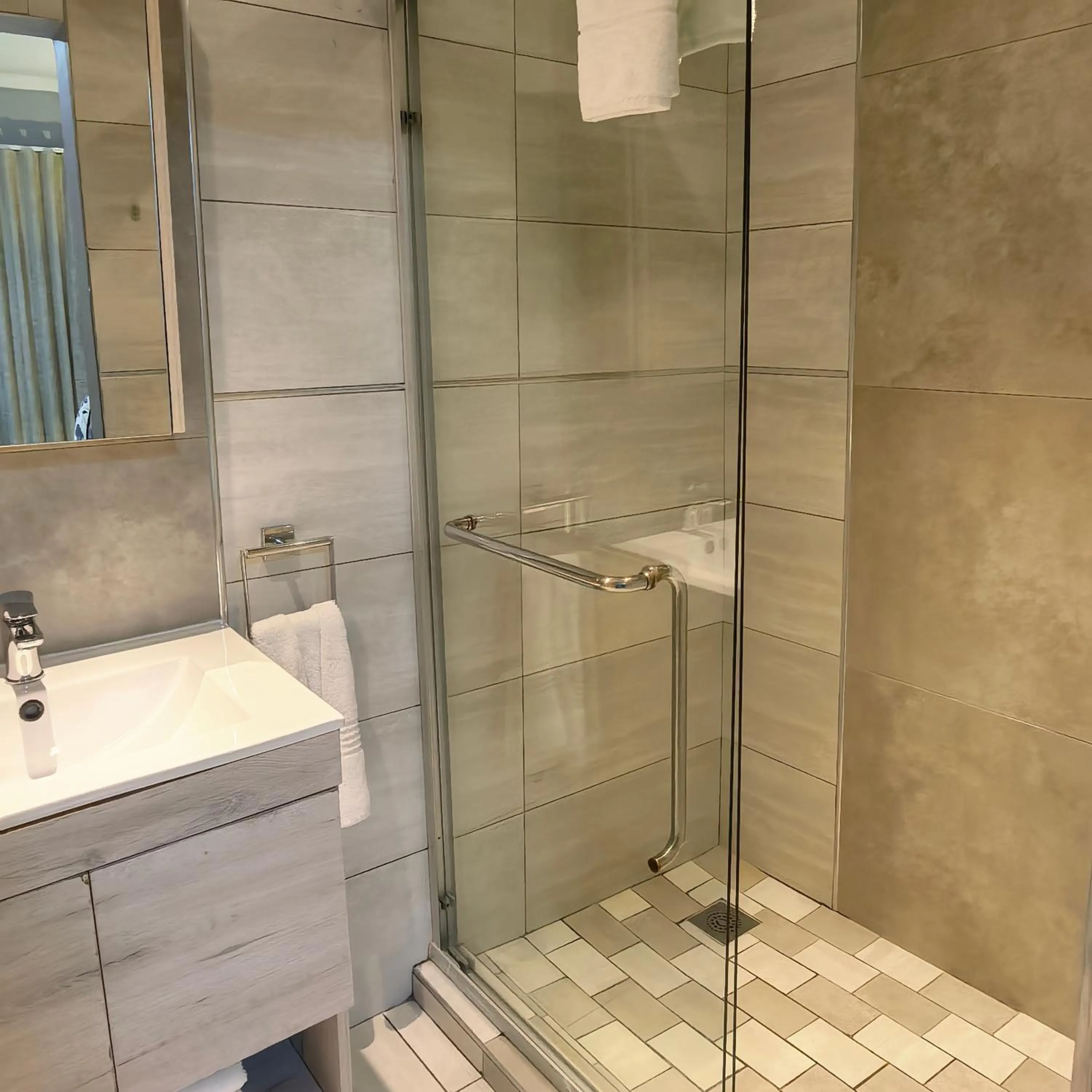 Bathroom in Cascades Guest Lodge