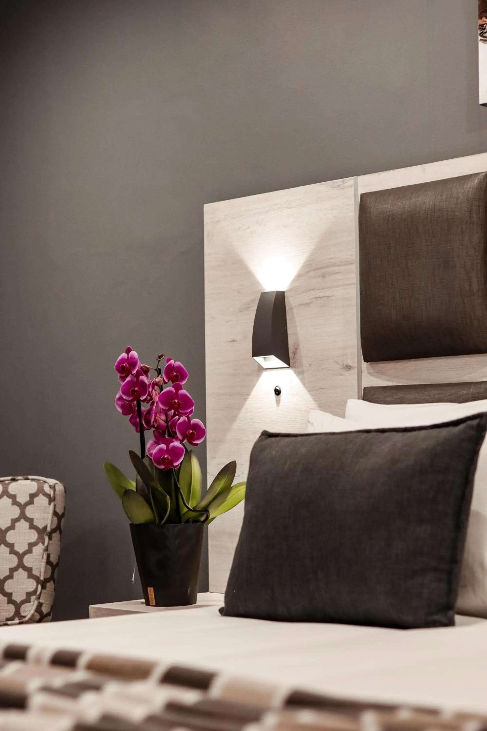 Bed in Cascades Guest Lodge