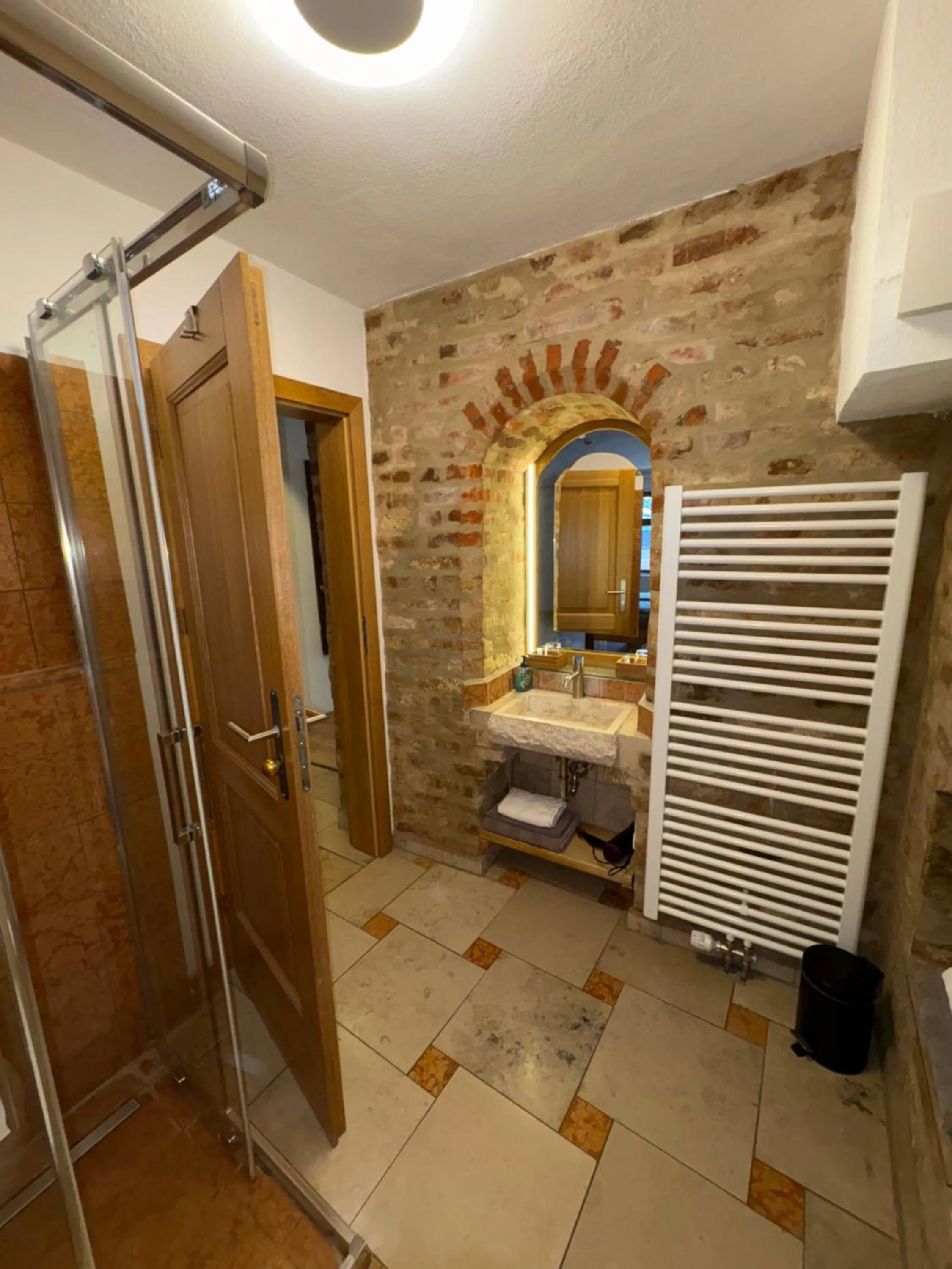 Bathroom in Wirgarten Antik Hotel