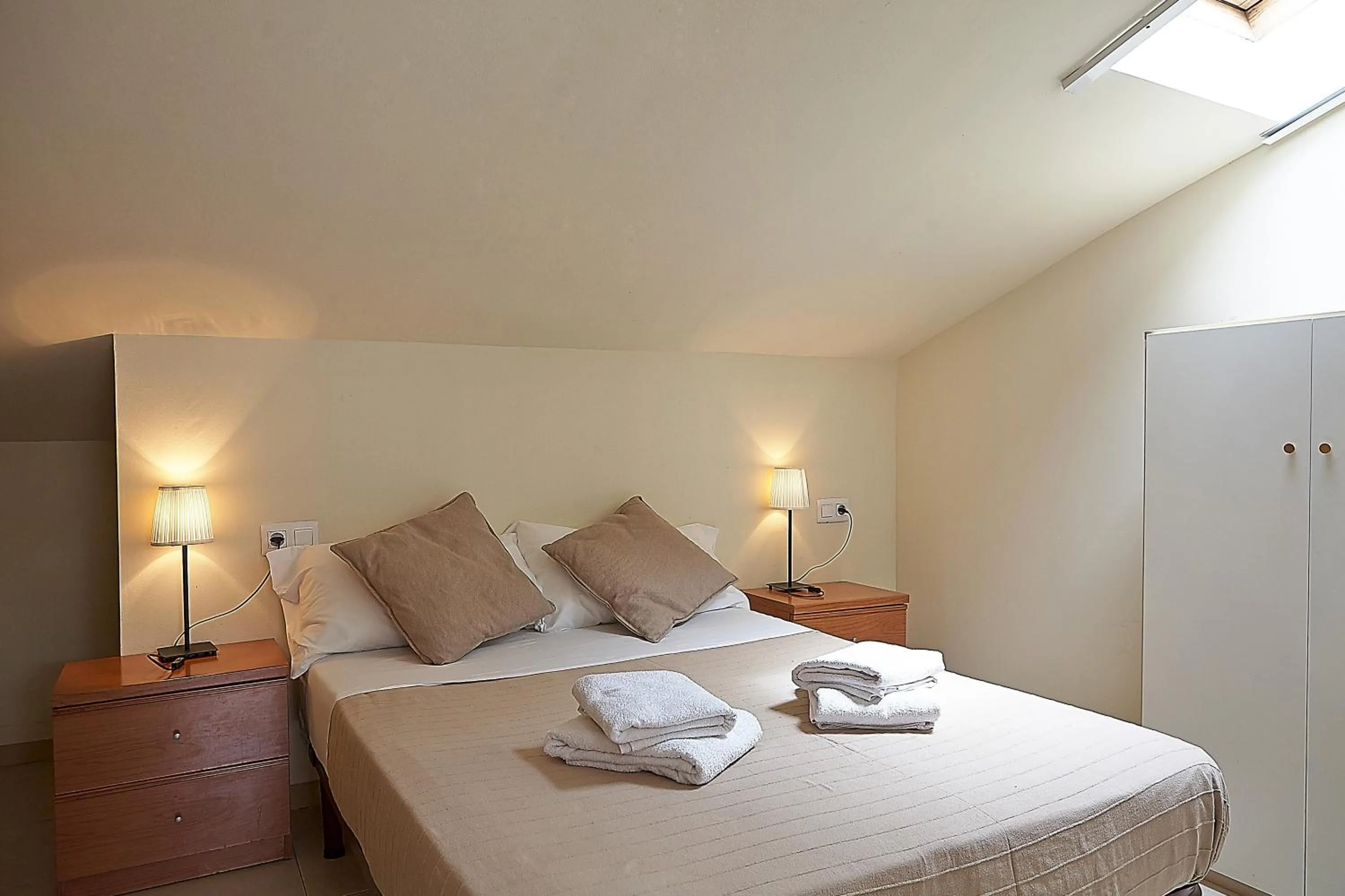 Bedroom, Bed in Alguera Apartments Sant Andreu