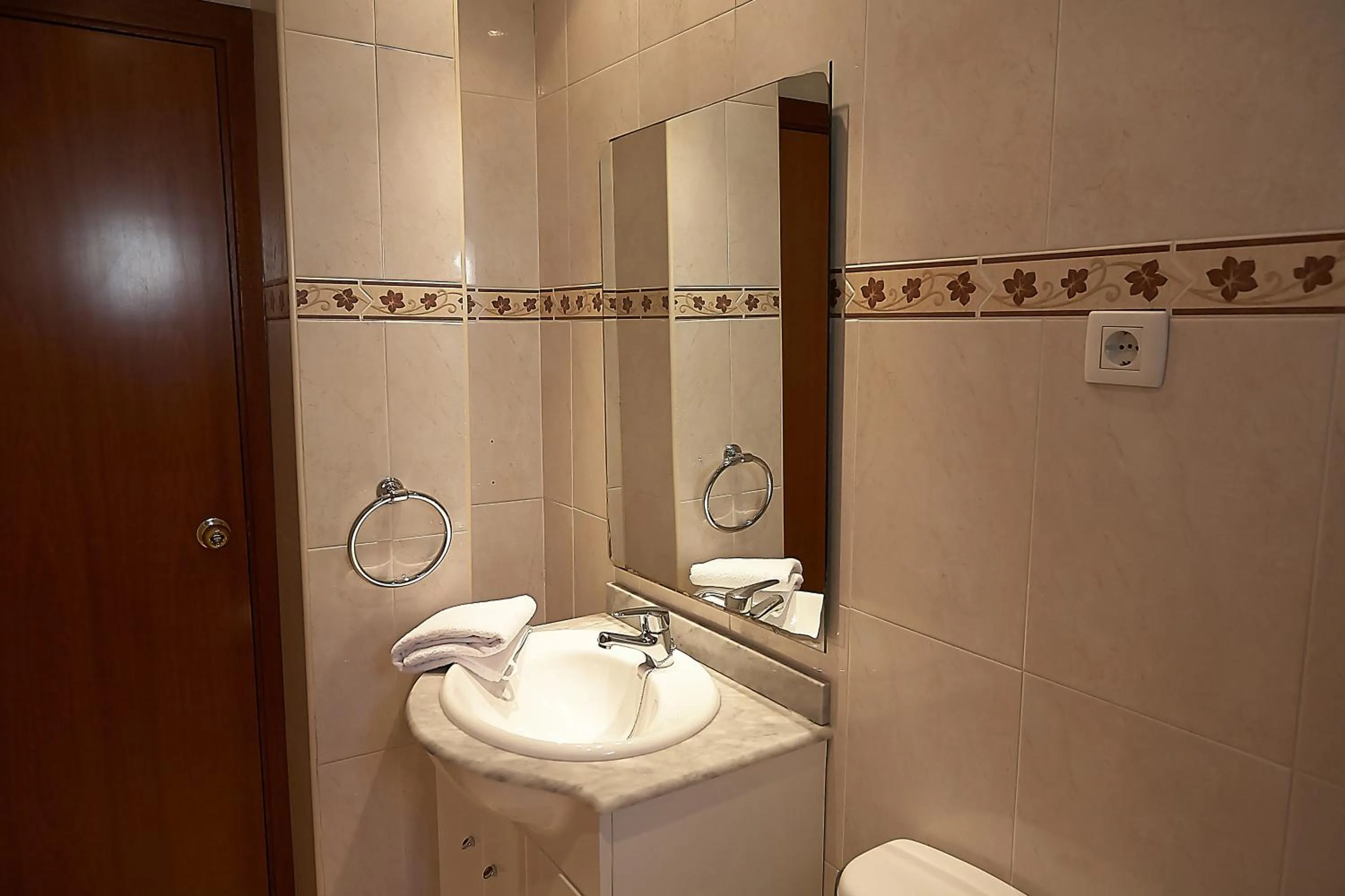 Bathroom in Alguera Apartments Sant Andreu