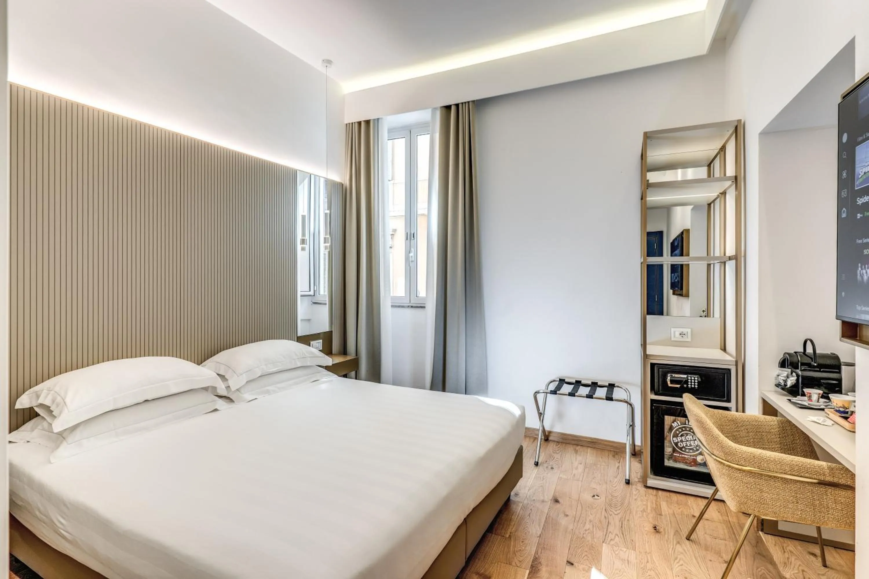 Bedroom, Bed in Relais Trevi 95 Boutique Hotel