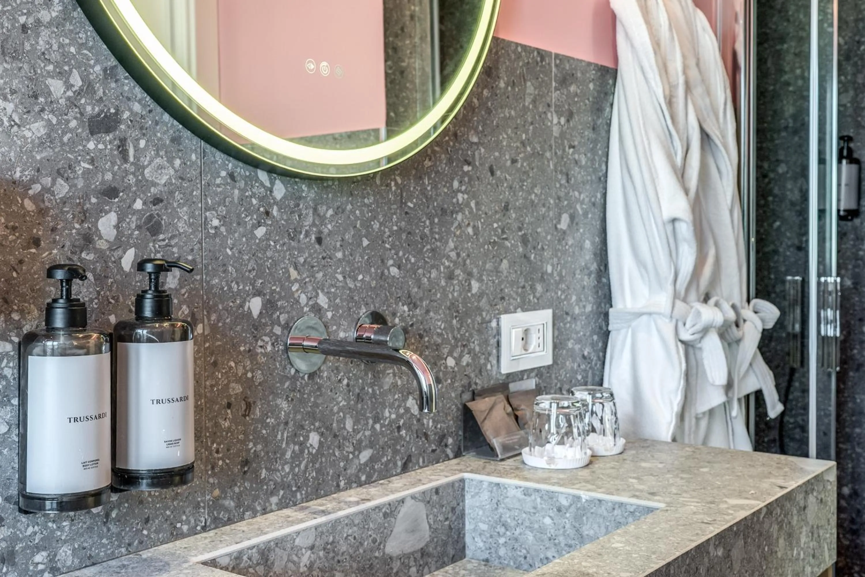 Bathroom in Relais Trevi 95 Boutique Hotel