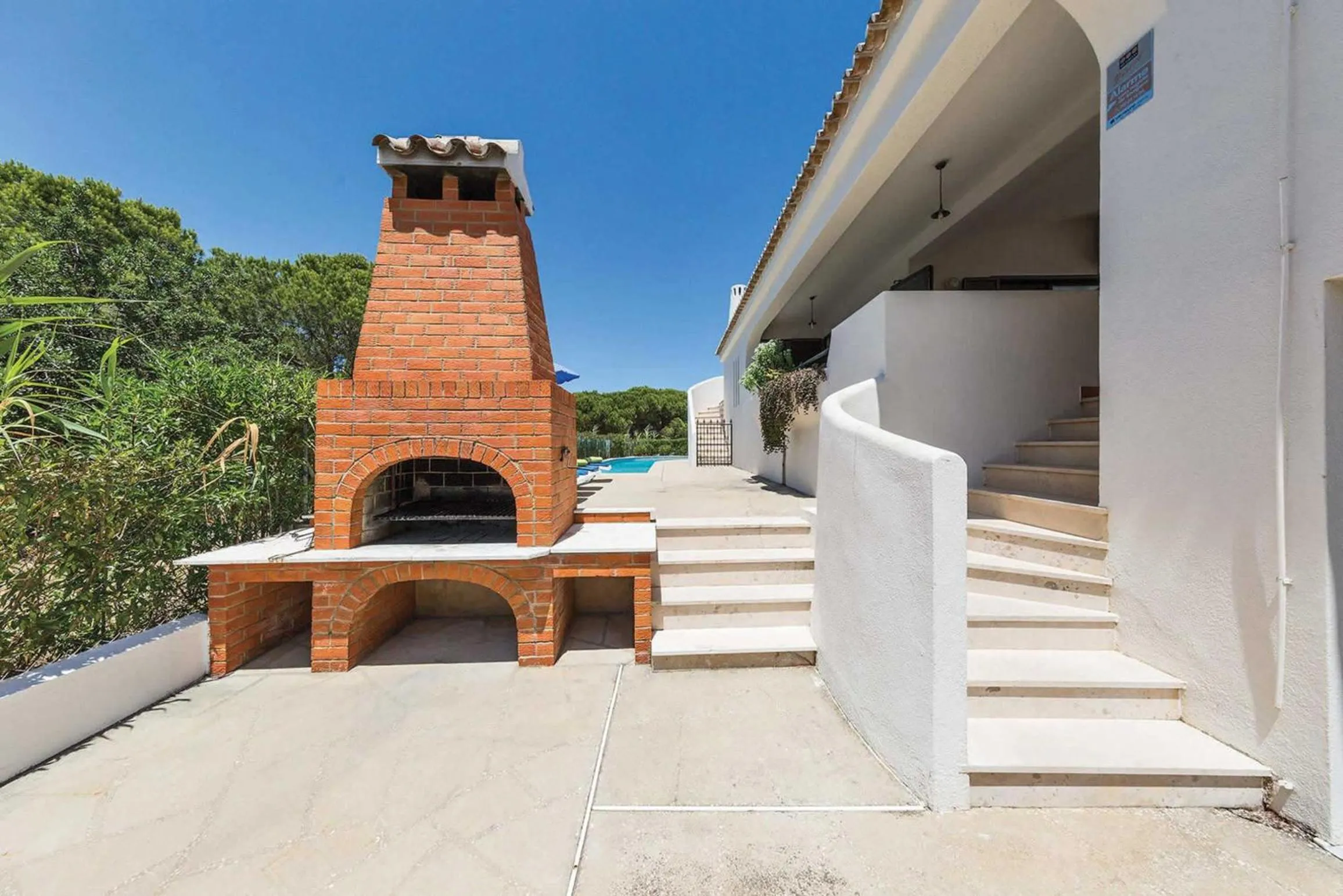 BBQ facilities in Situated in a superb position, in The Old Village area