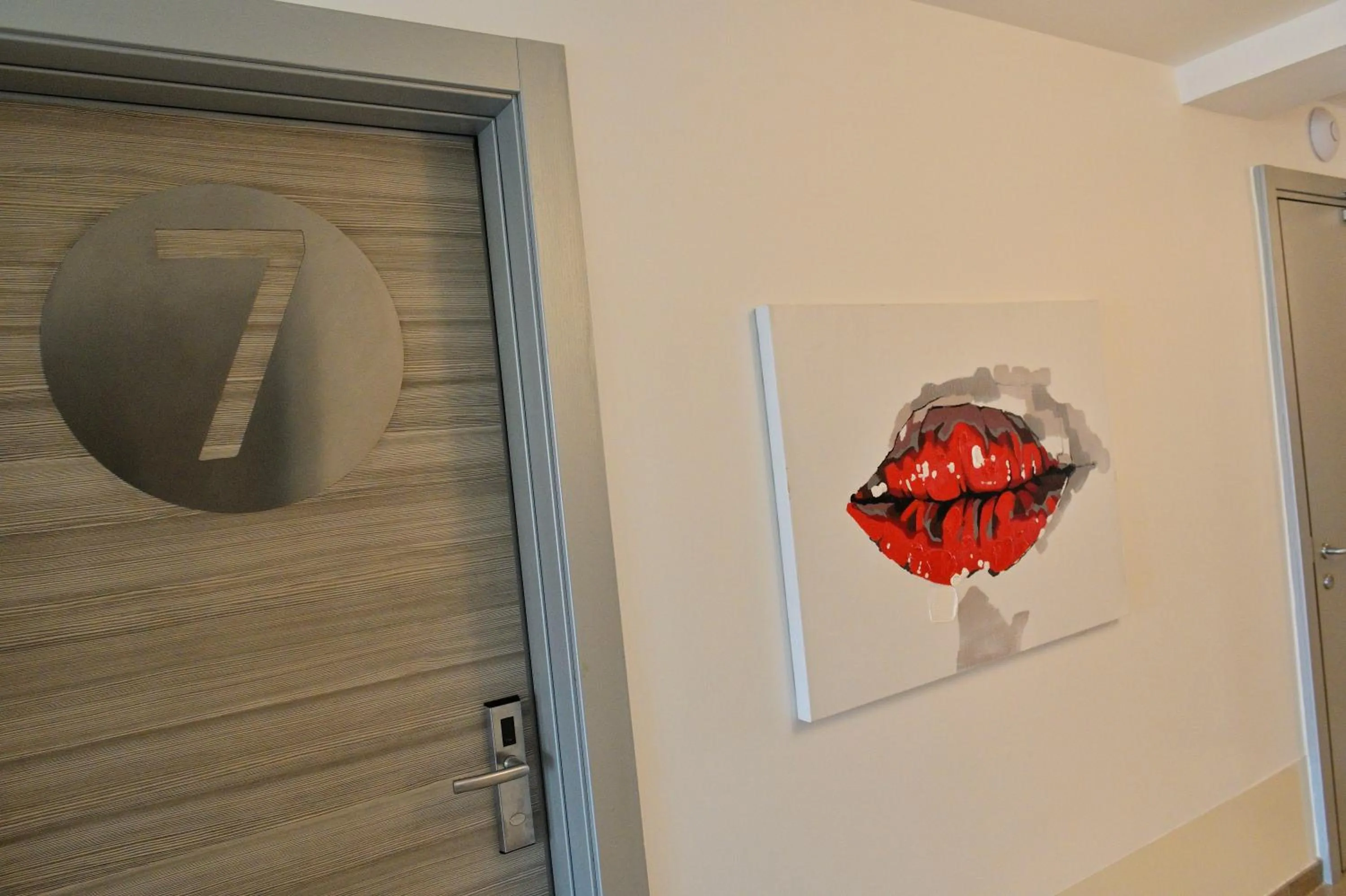 Decorative detail in Hôtel L'Escale Coté Port