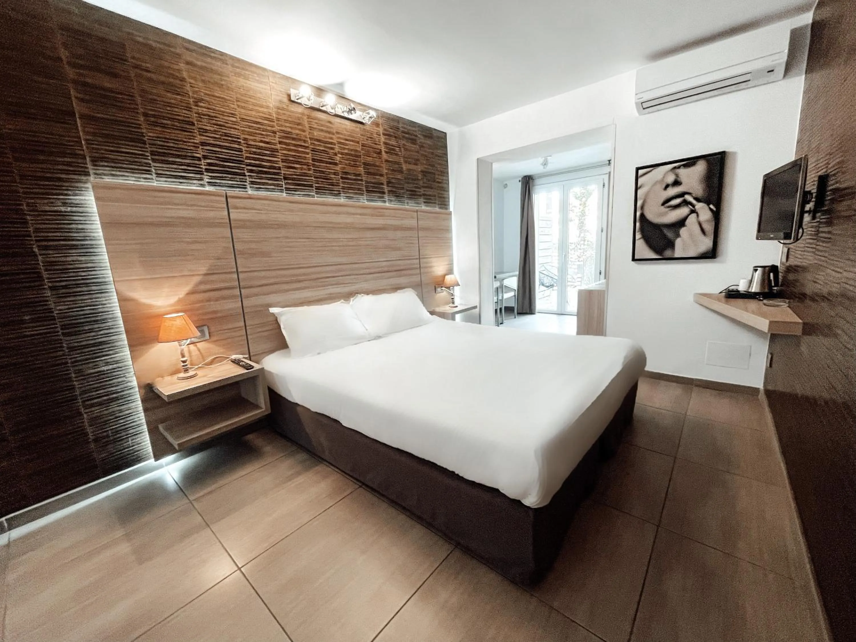 Bedroom, Bed in Hôtel L'Escale Coté Port