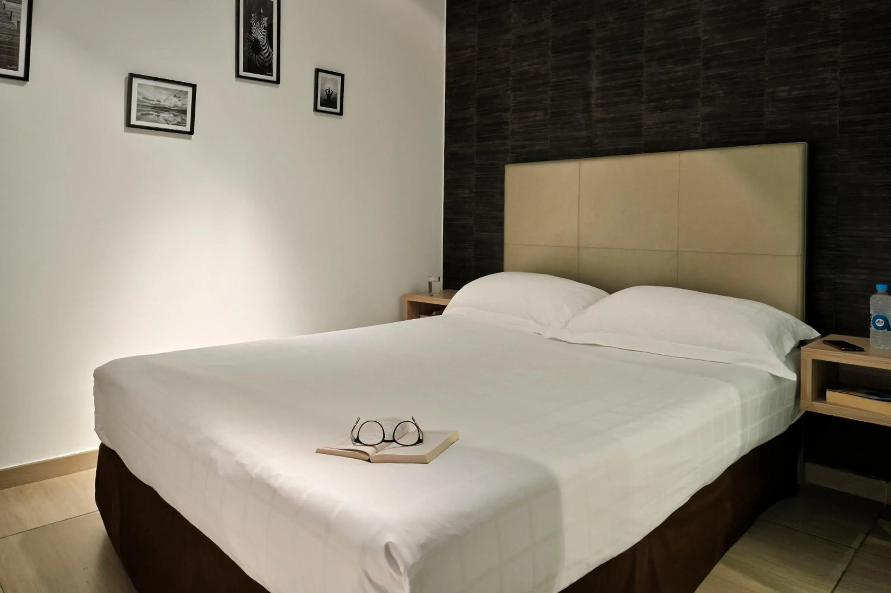 Standard Double Room with Terrace in Hôtel L'Escale Coté Port Standard Double Room with Terrace in Hôtel L'Escale Coté Port