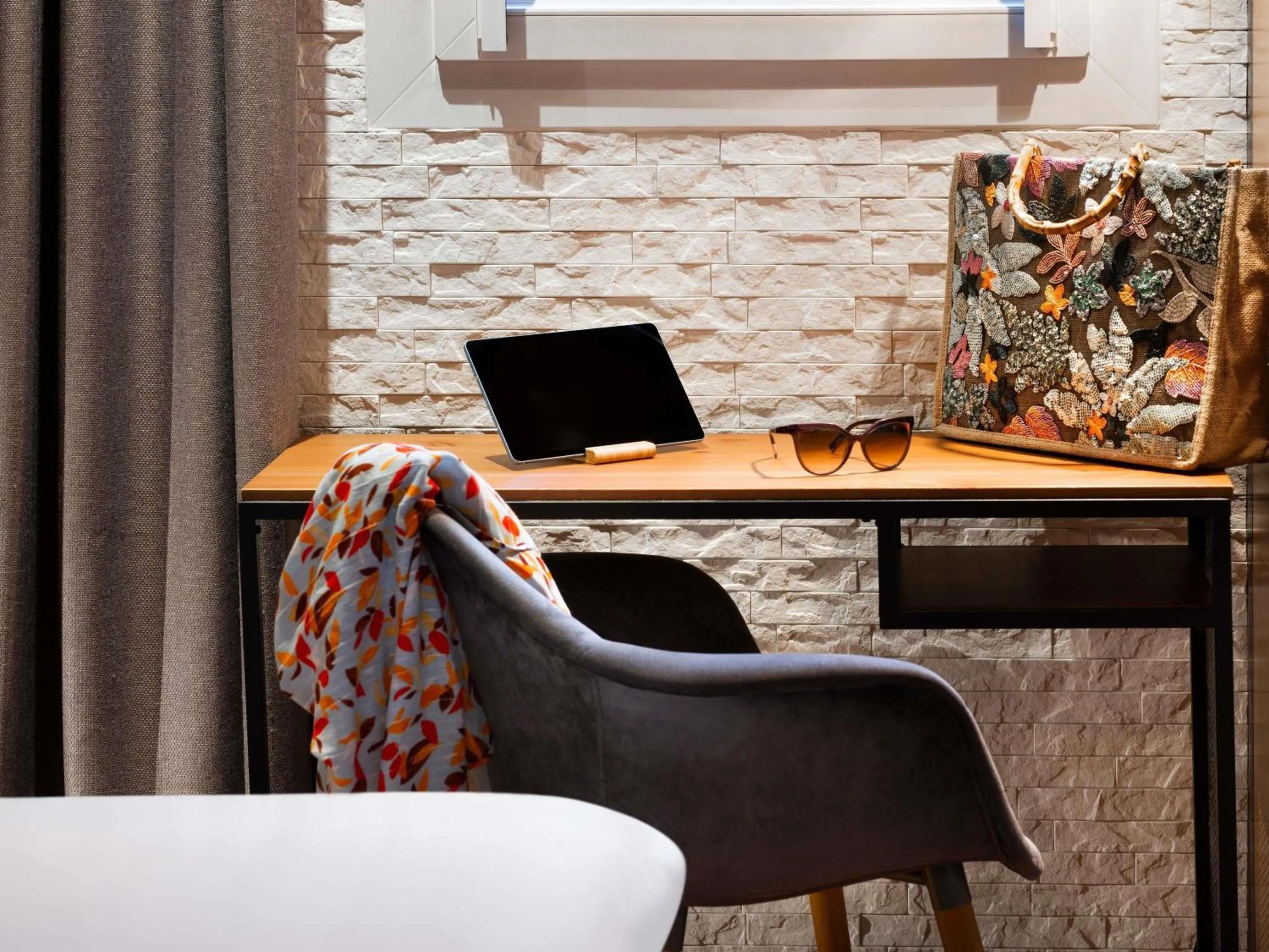 Bedroom in ibis Macon Sud Crêches