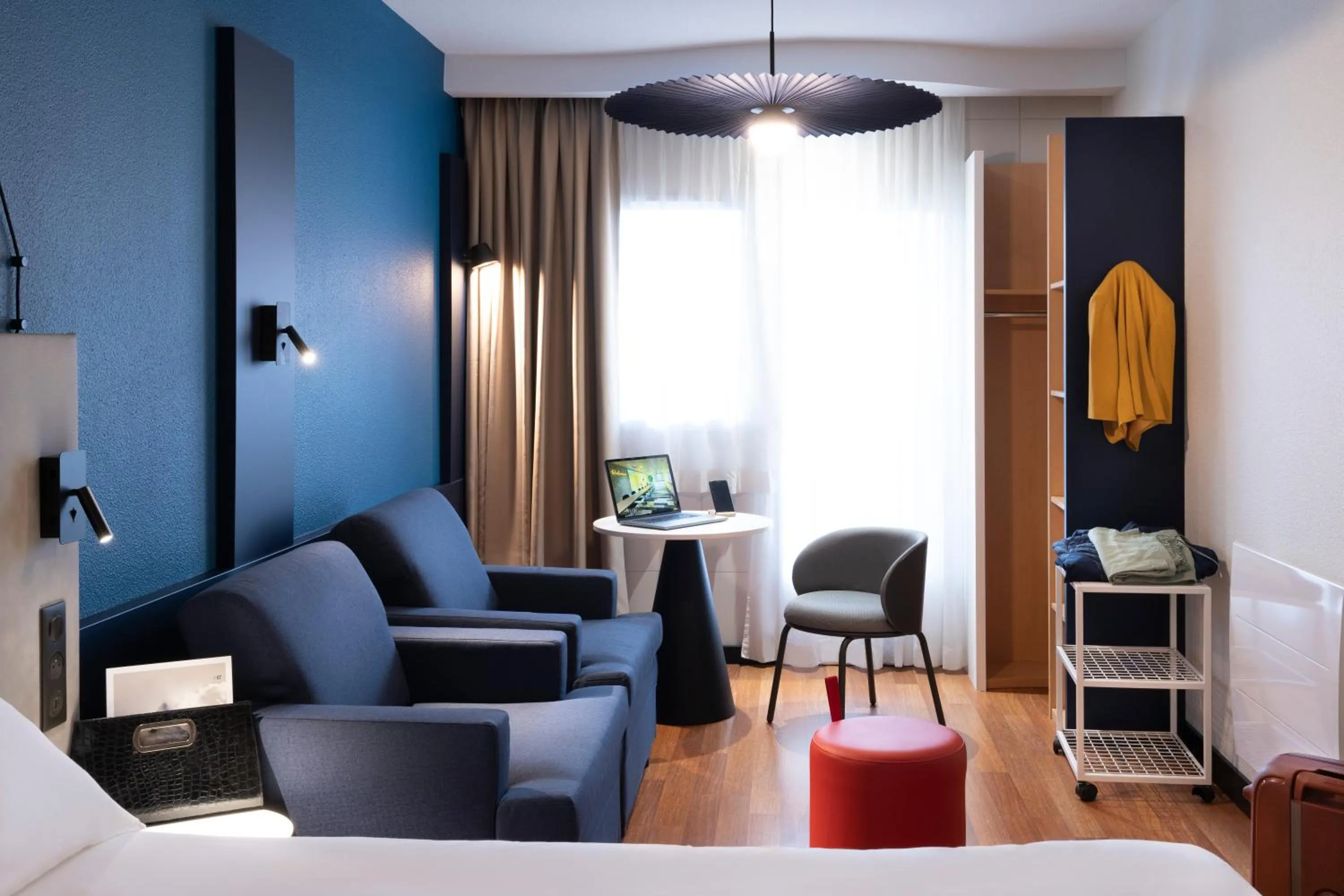 Bedroom in ibis Macon Sud Crêches