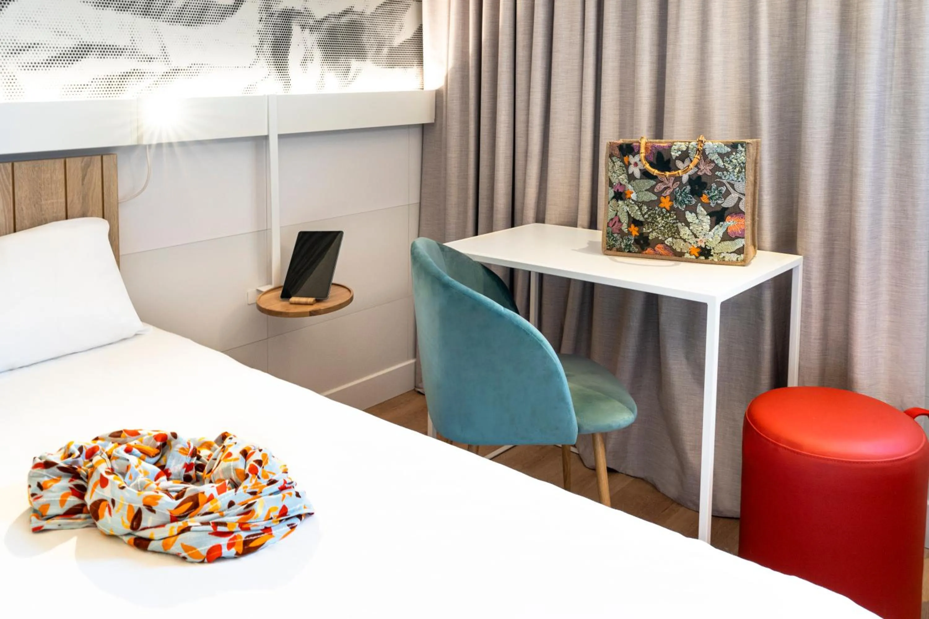 Bedroom, Bed in ibis Macon Sud Crêches