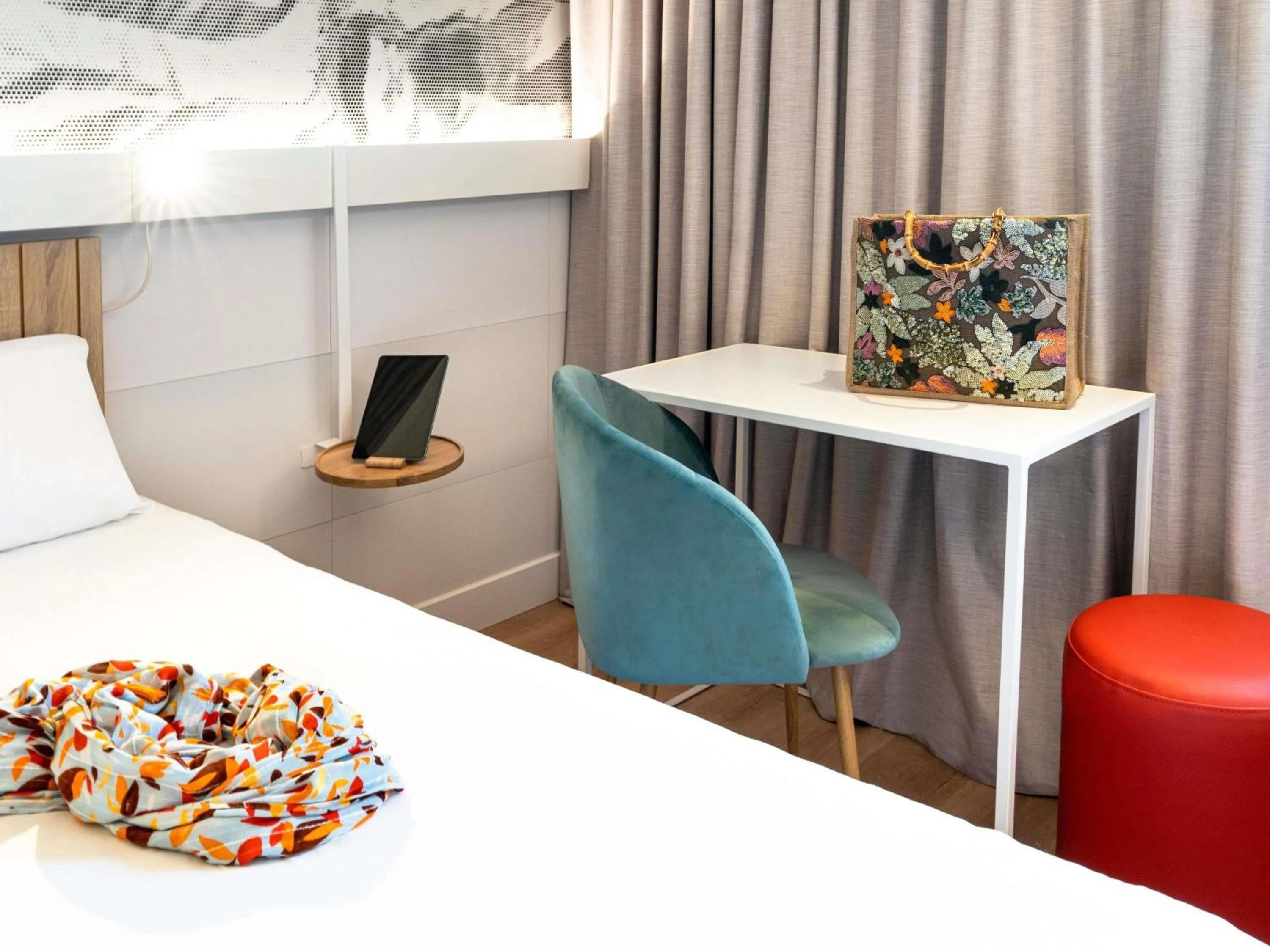 Bedroom, Bed in ibis Macon Sud Crêches