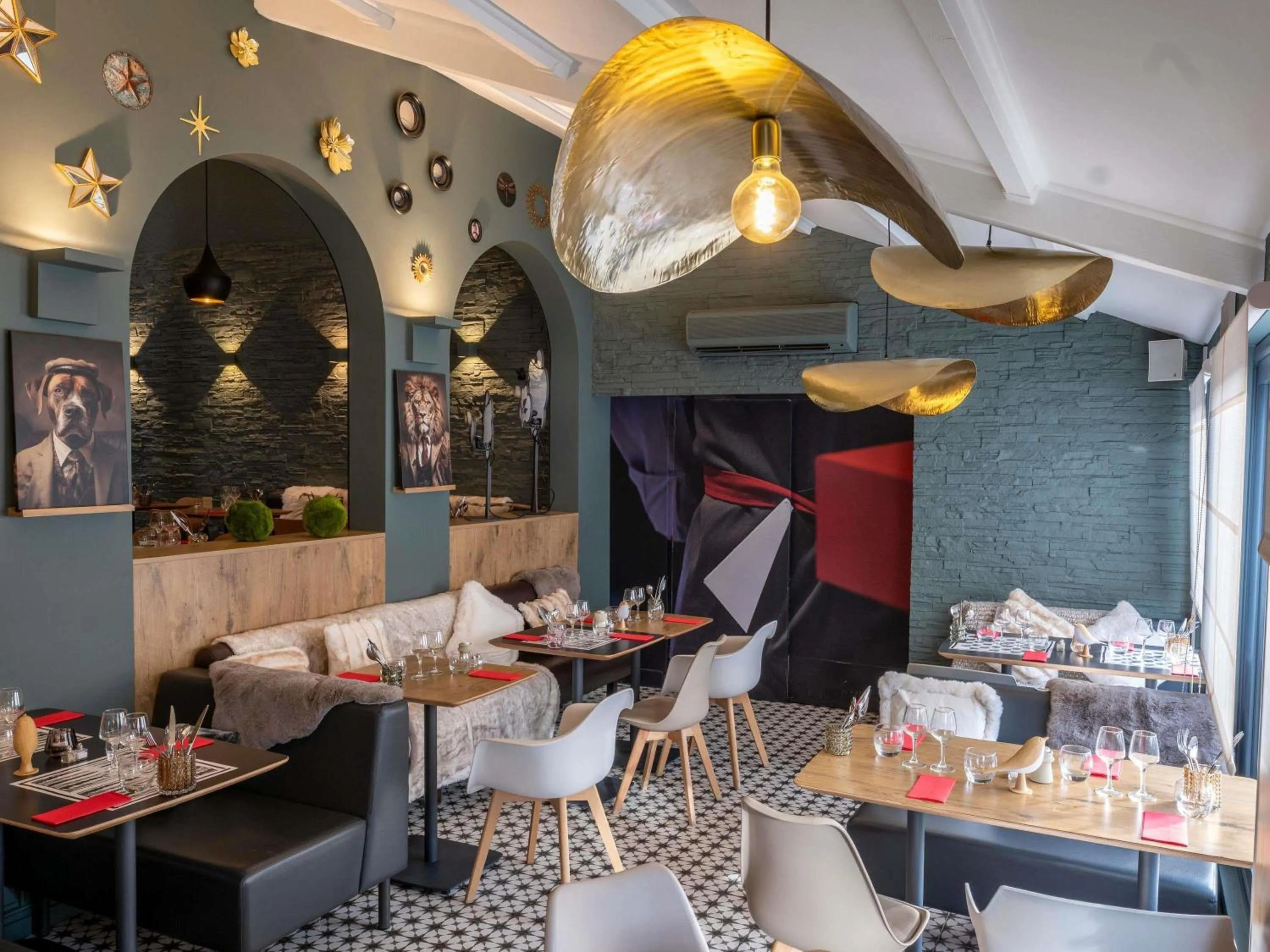 Restaurant/places to eat in ibis Macon Sud Crêches