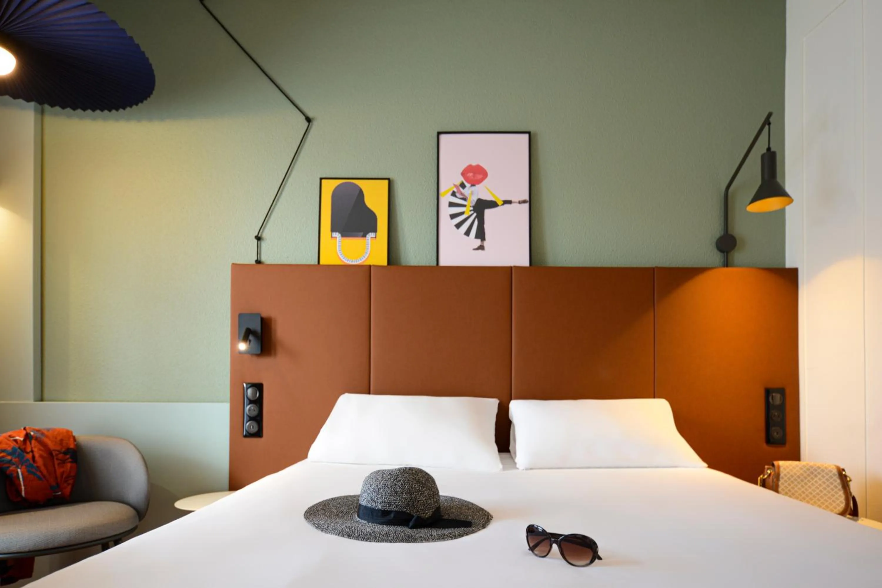 Bedroom, Bed in ibis Macon Sud Crêches