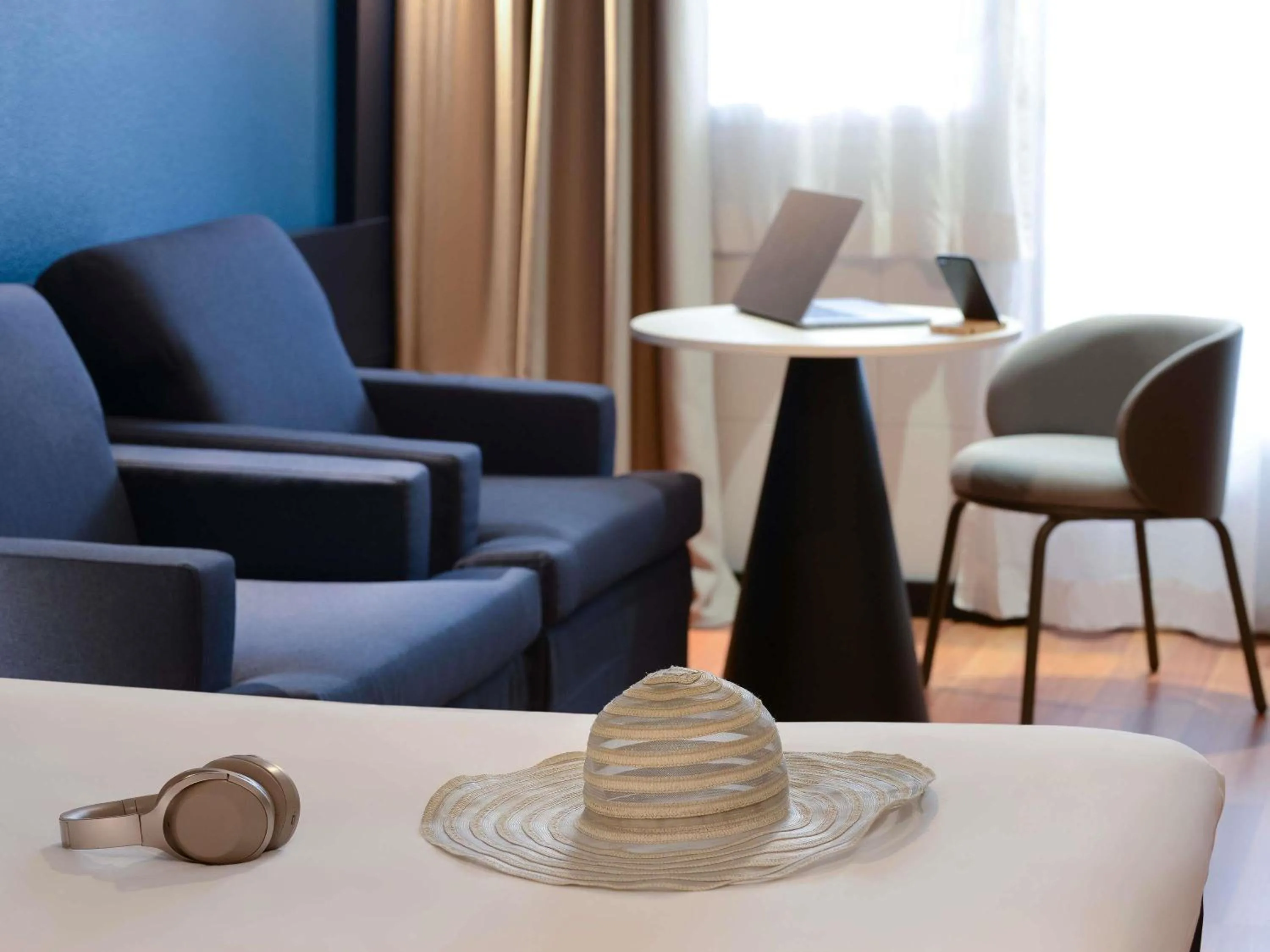 Bedroom in ibis Macon Sud Crêches