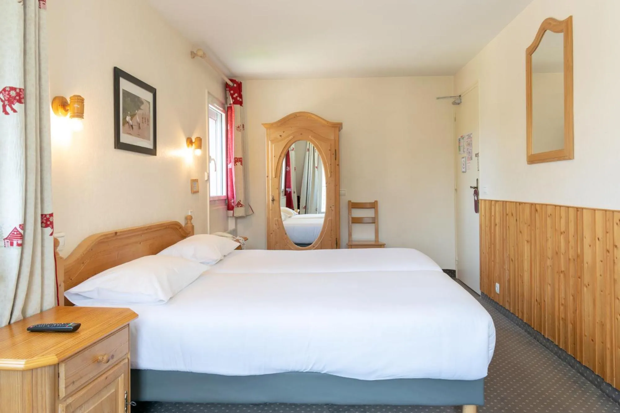 Bed in Hôtel de la Poste