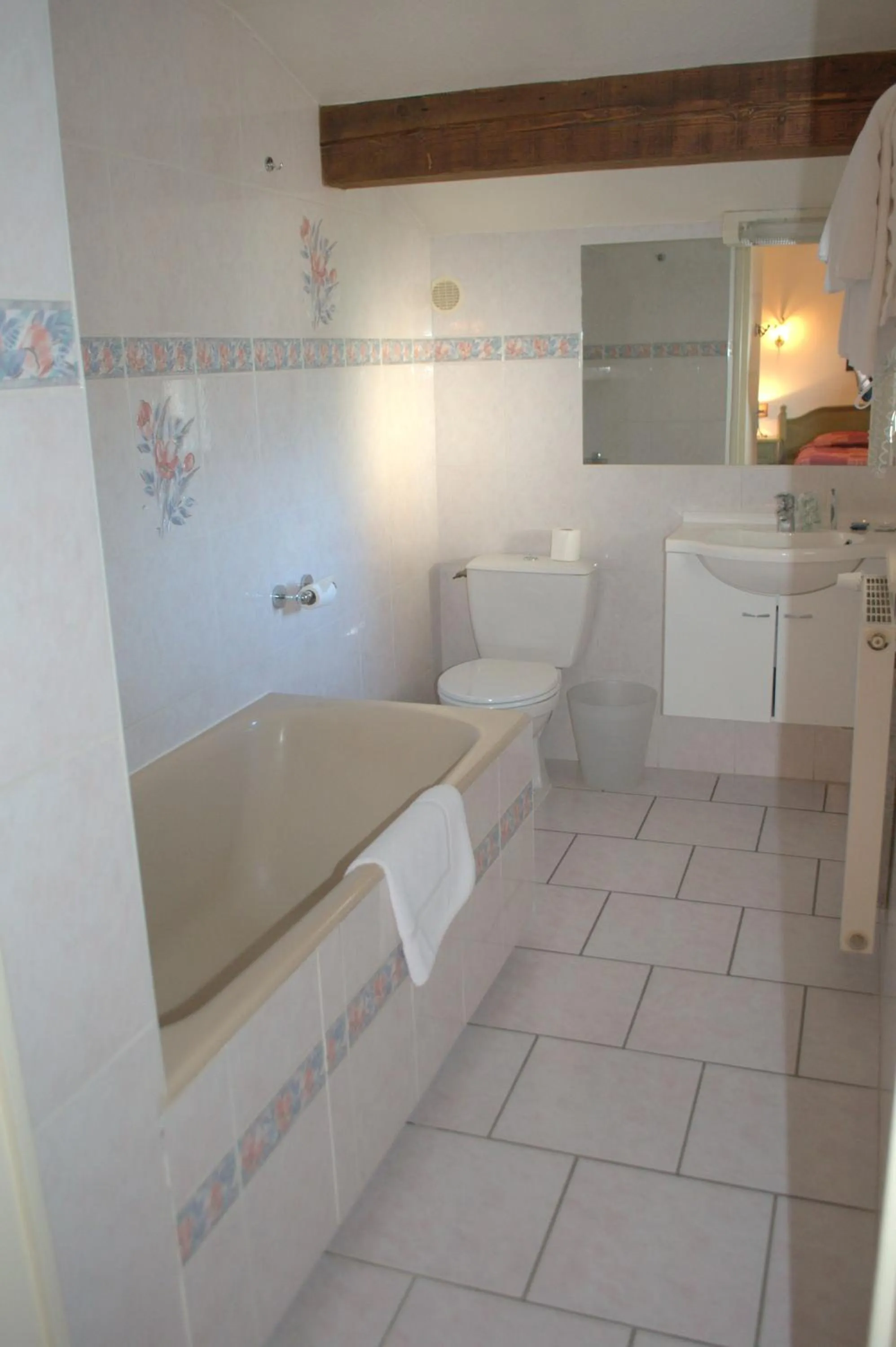 Toilet in Hôtel de la Poste