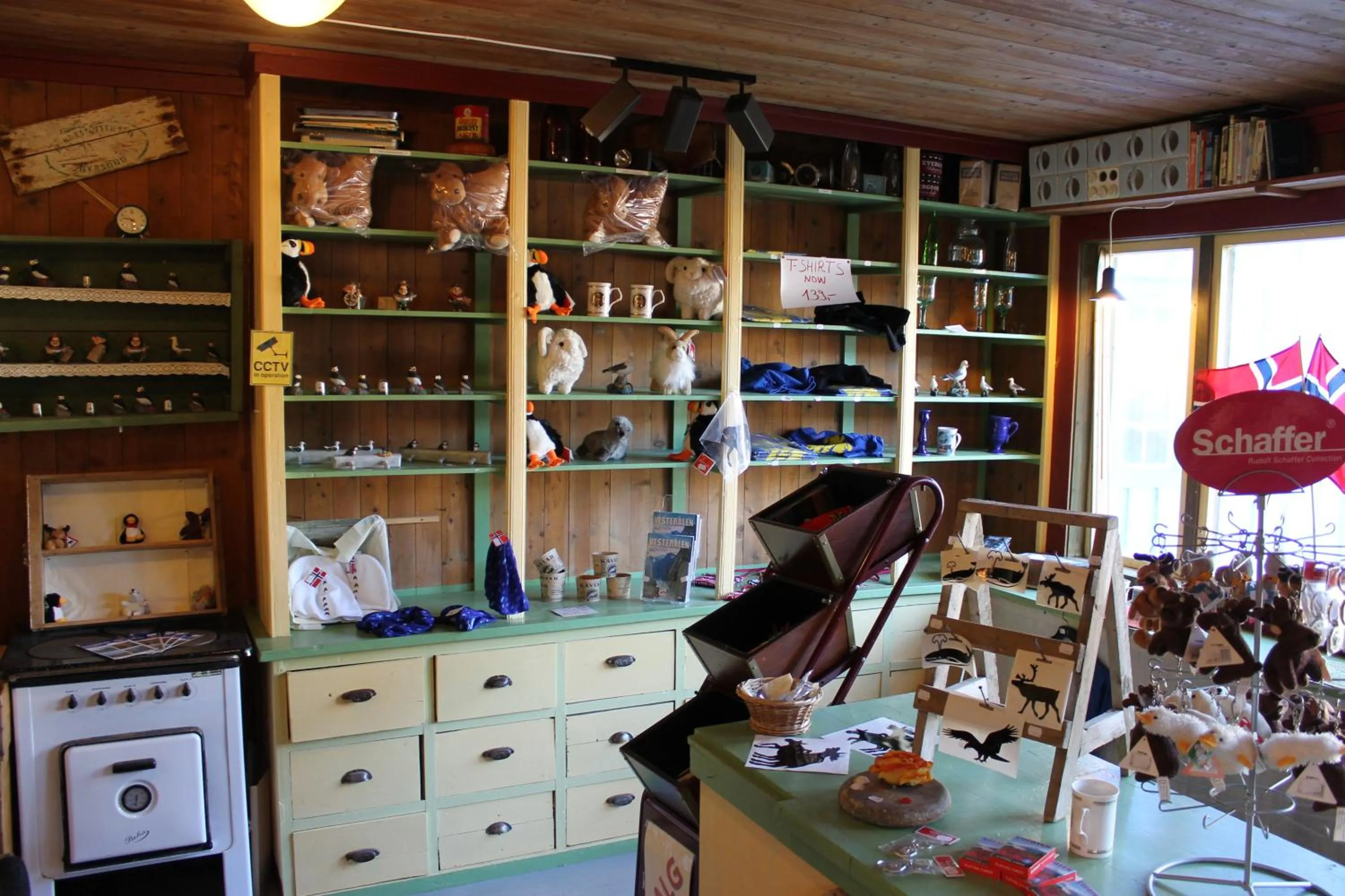 Day in Holmvik Brygge Nyksund