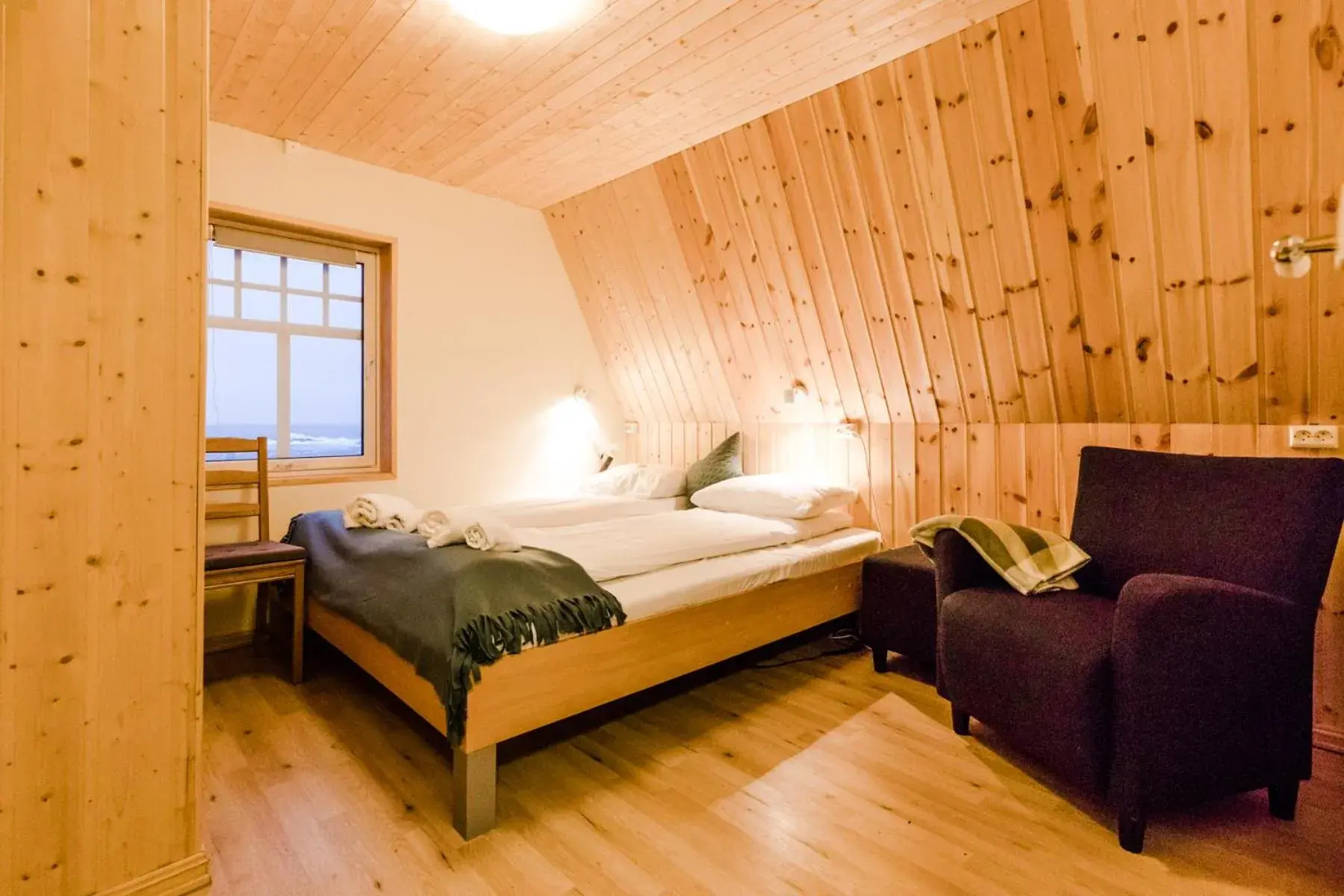Double Room with Private Bathroom - single occupancy in Holmvik Brygge Nyksund Double Room with Private Bathroom - single occupancy in Holmvik Brygge Nyksund