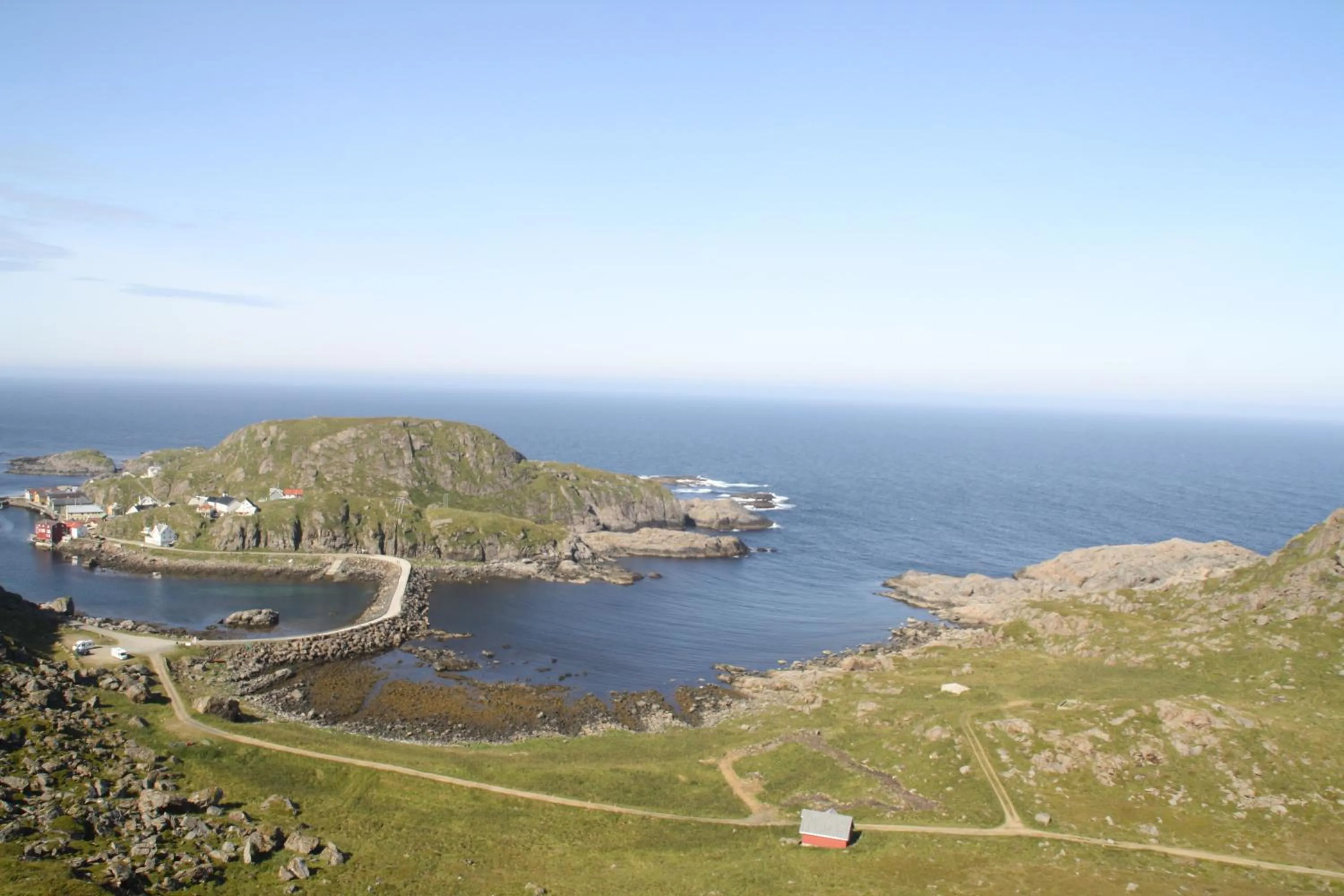 Day in Holmvik Brygge Nyksund