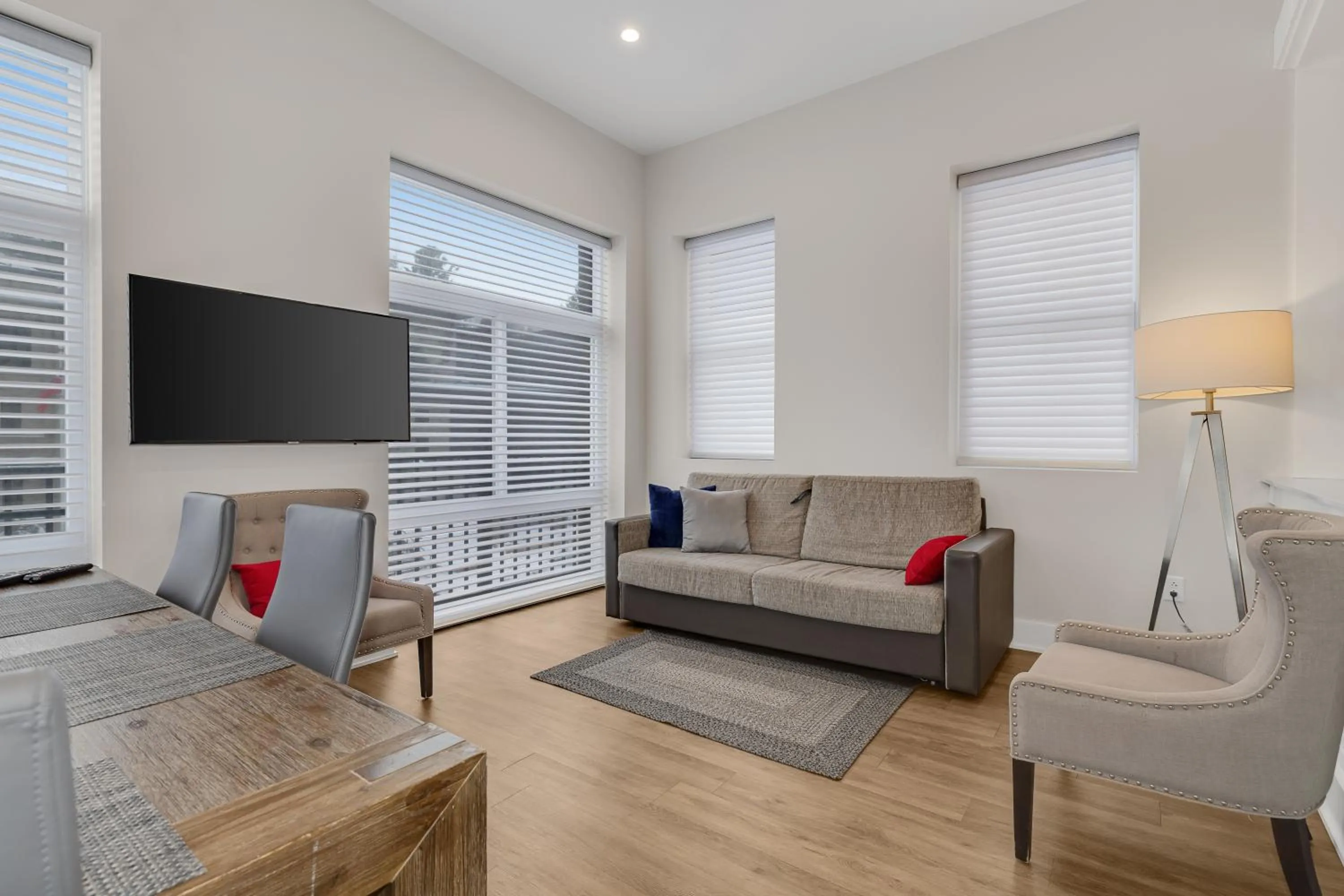 Living room in Lake Placid Inn: Main Street